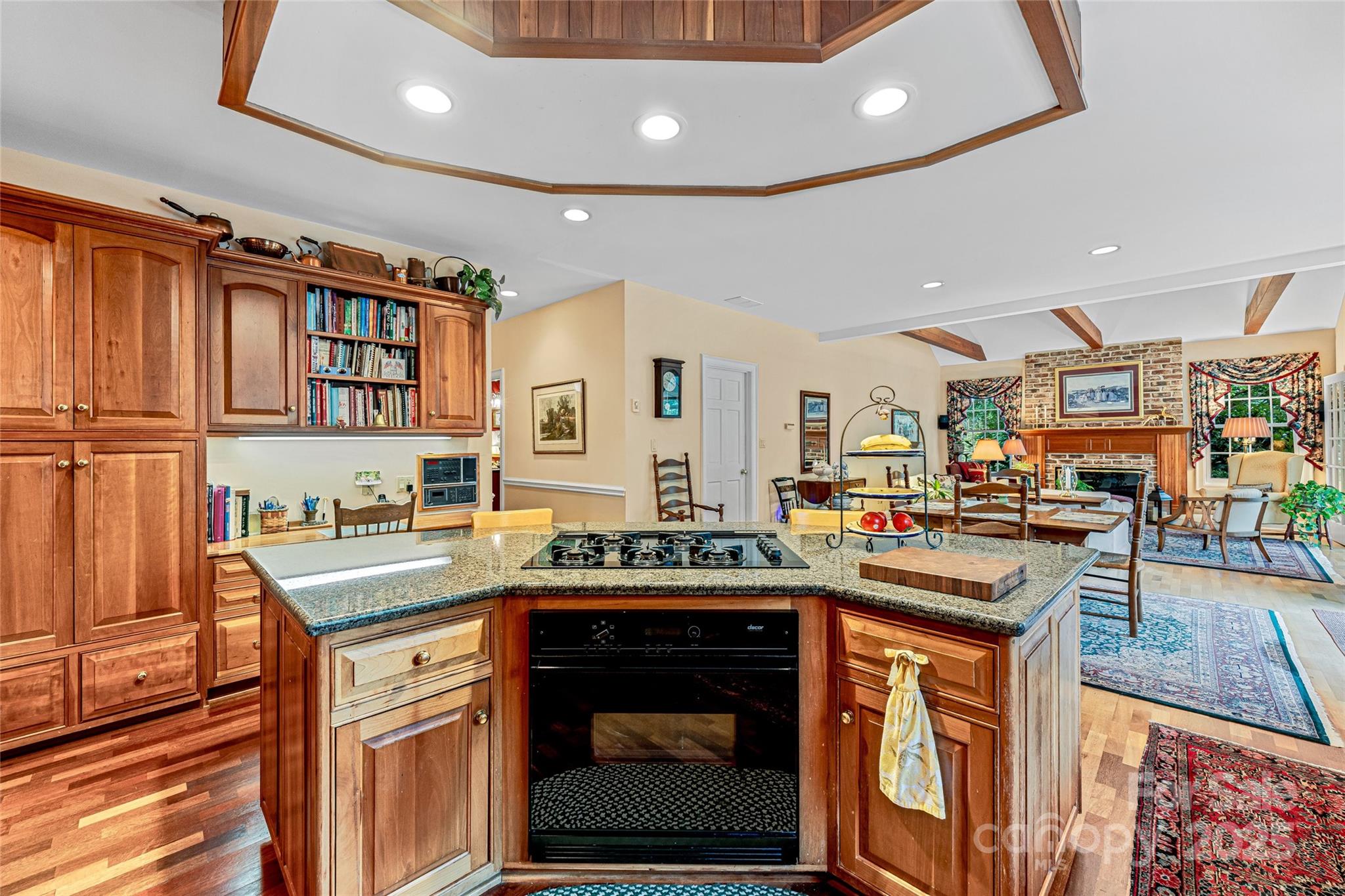 842 Rickel Drive — Hendersonville