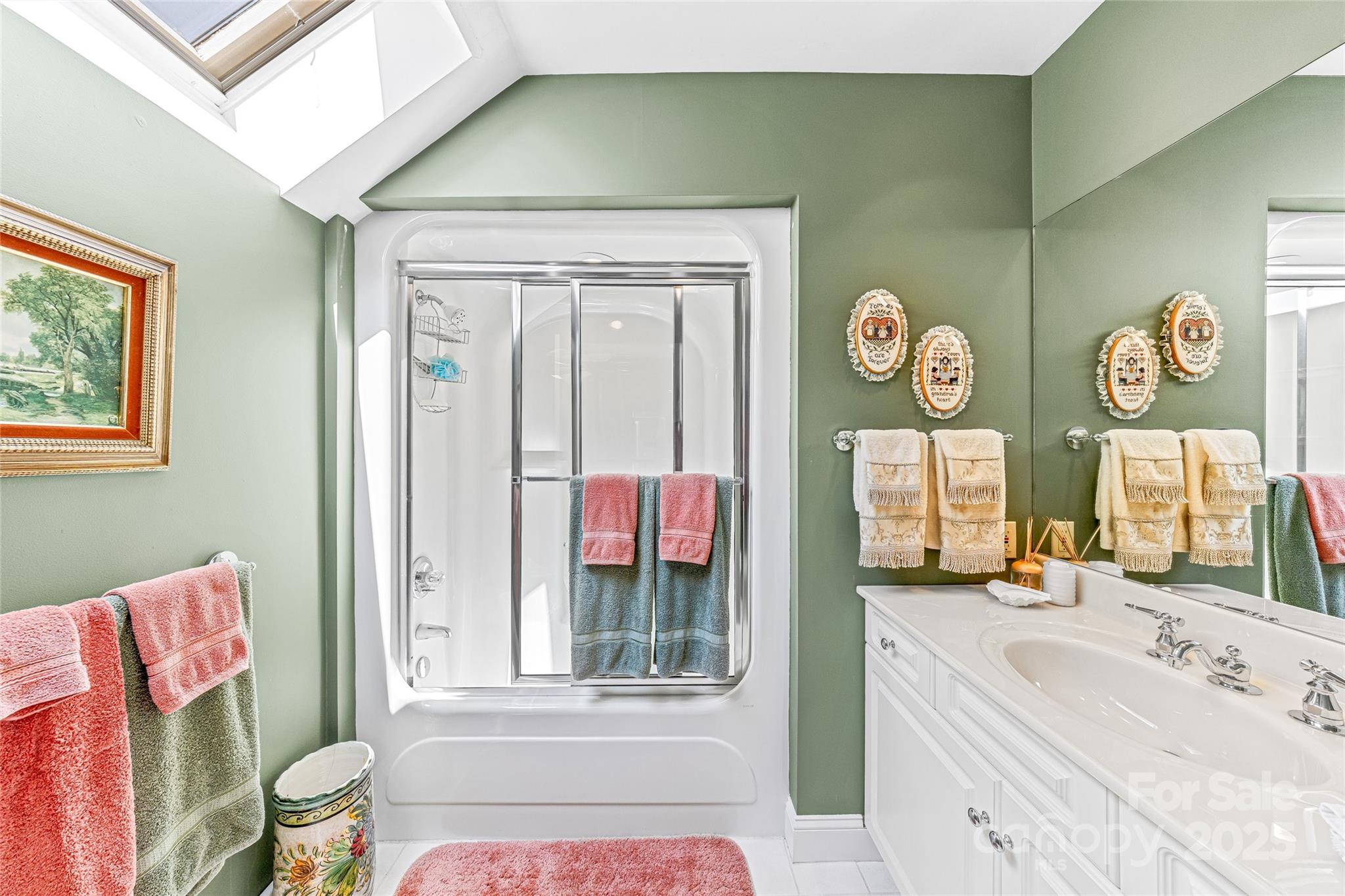842 Rickel Drive — Hendersonville