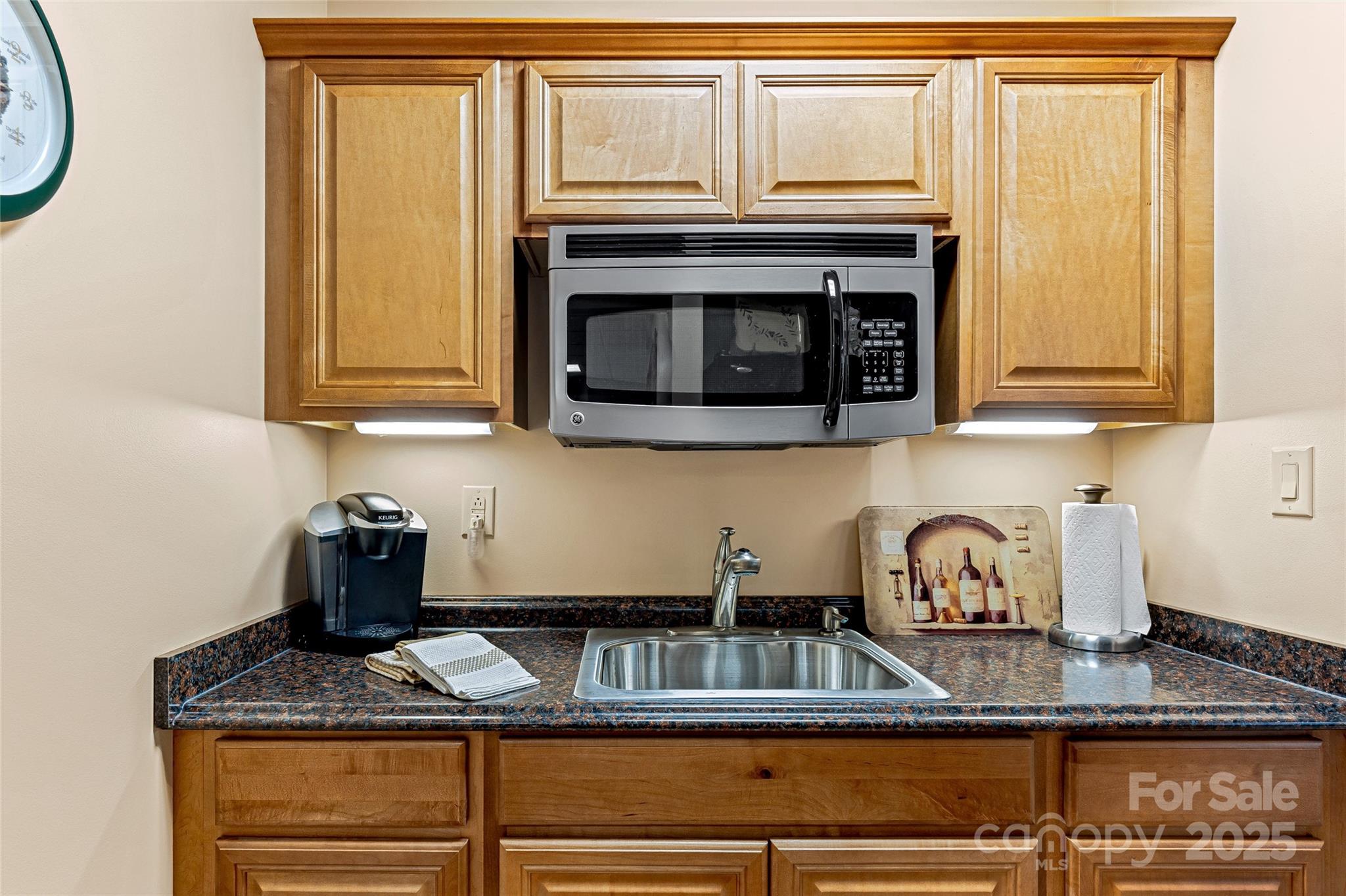 842 Rickel Drive — Hendersonville