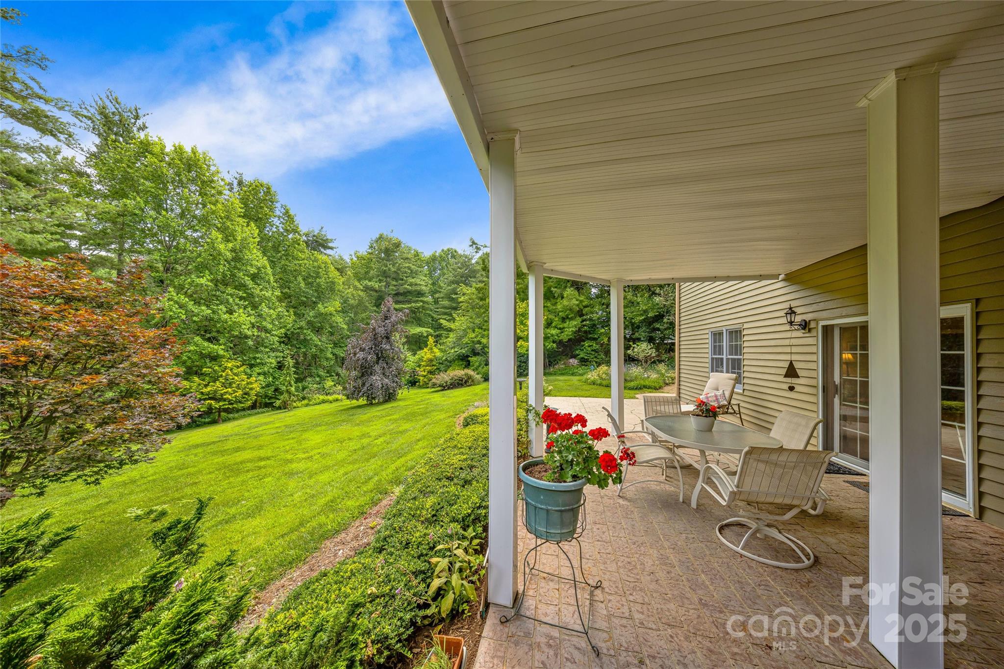 842 Rickel Drive — Hendersonville
