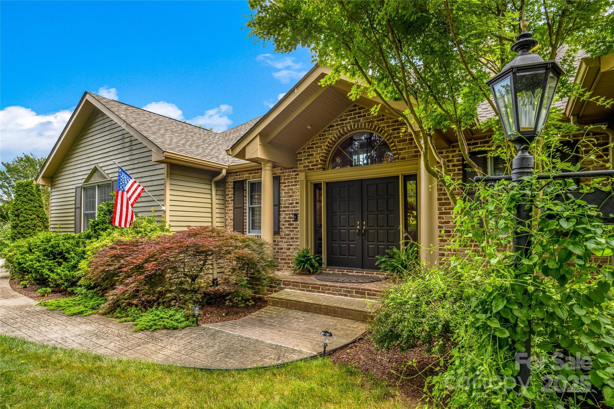 842 Rickel Drive — Hendersonville