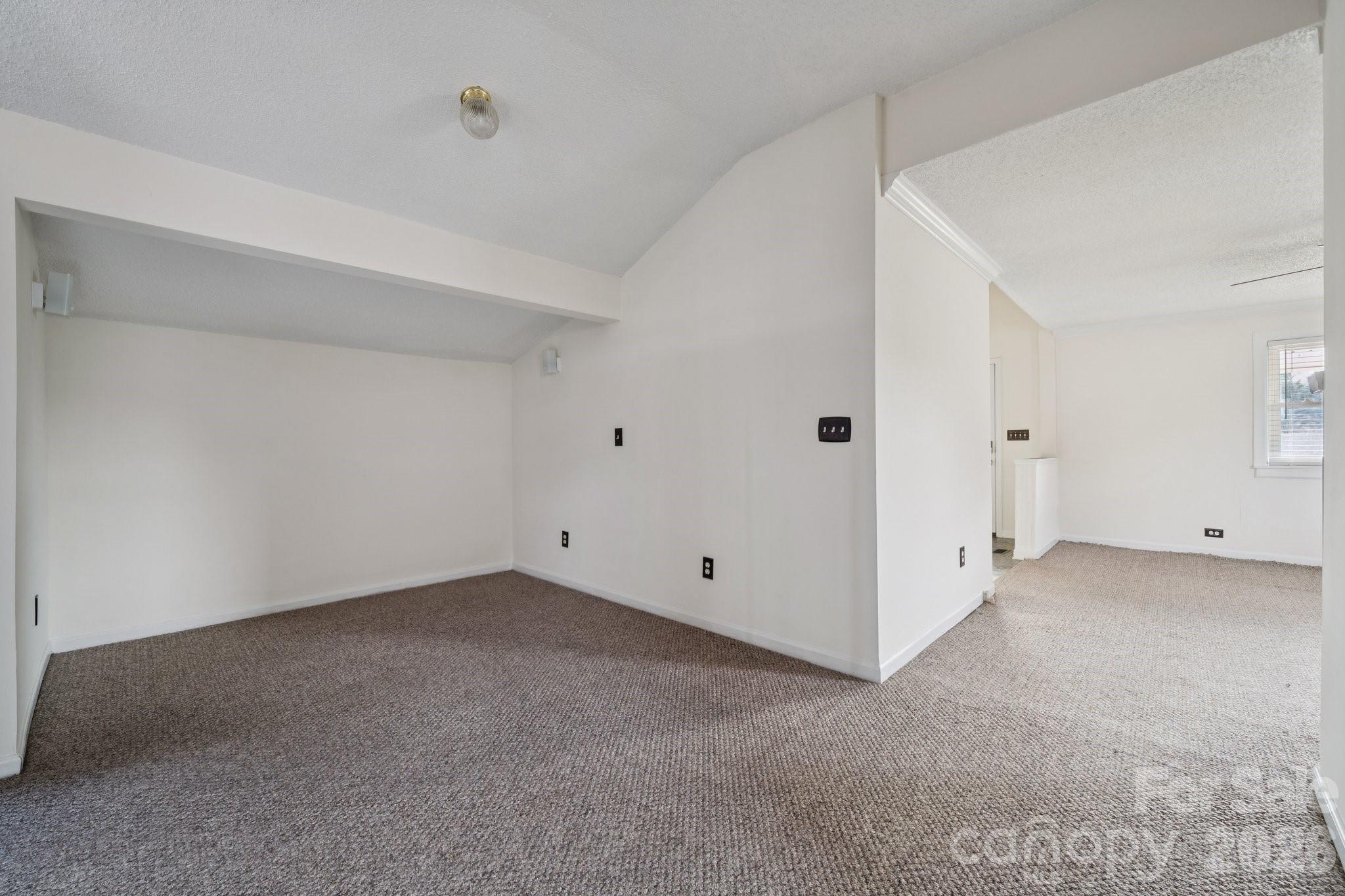 411 S Central Avenue — Landis