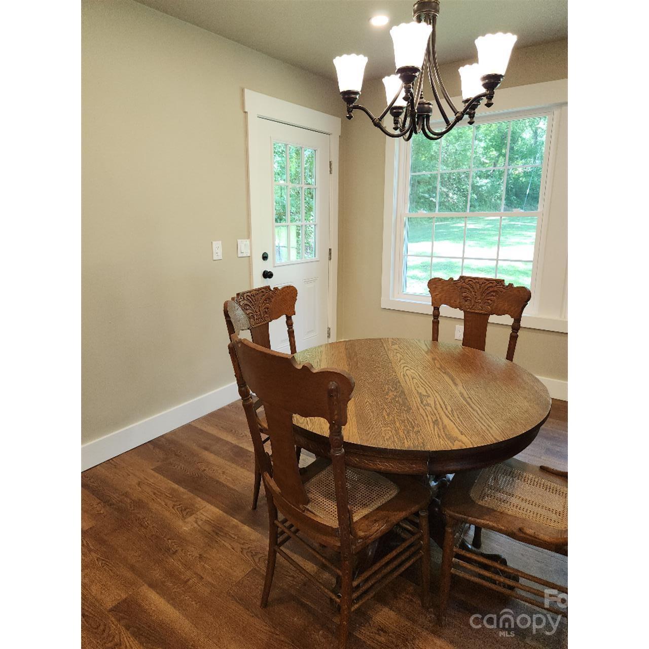 283 Robin Drive — Marion