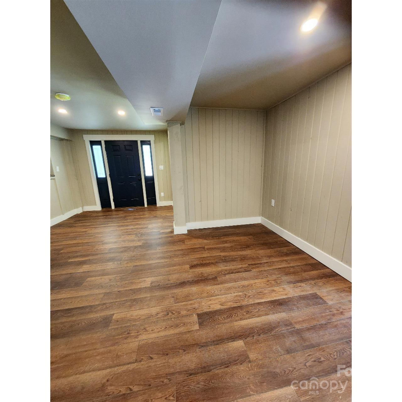 283 Robin Drive — Marion