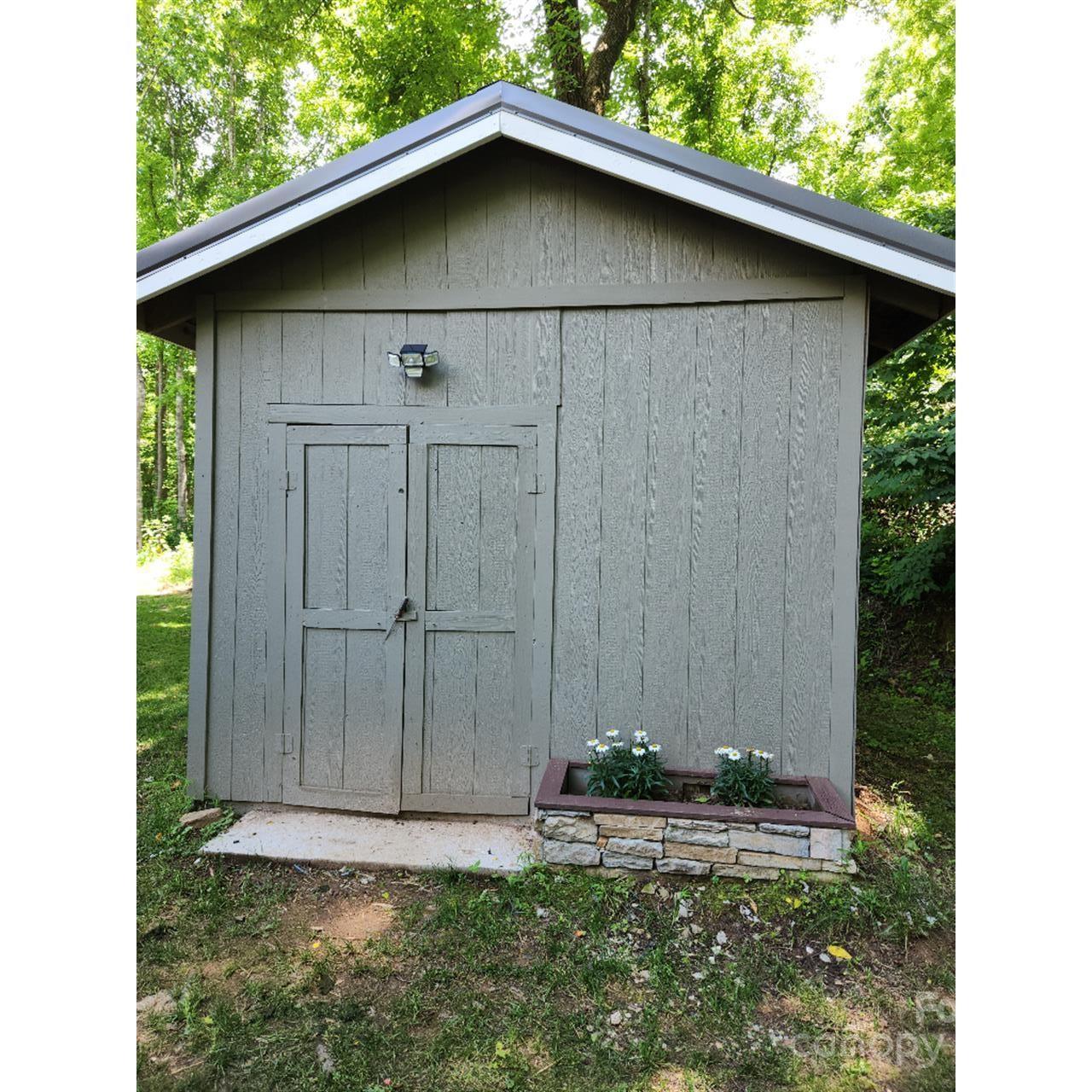 283 Robin Drive — Marion