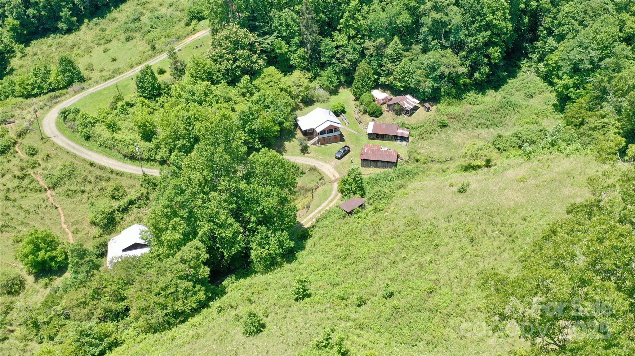 2087 Henry Road — Sylva