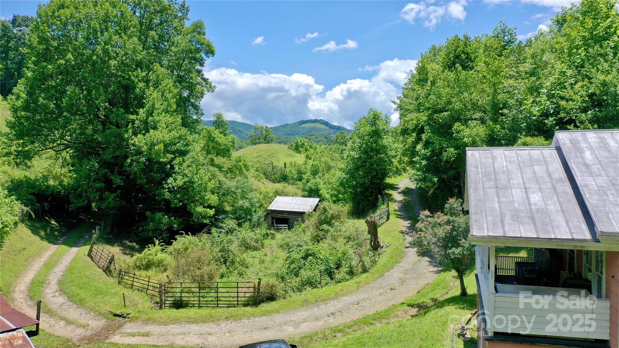 2087 Henry Road — Sylva