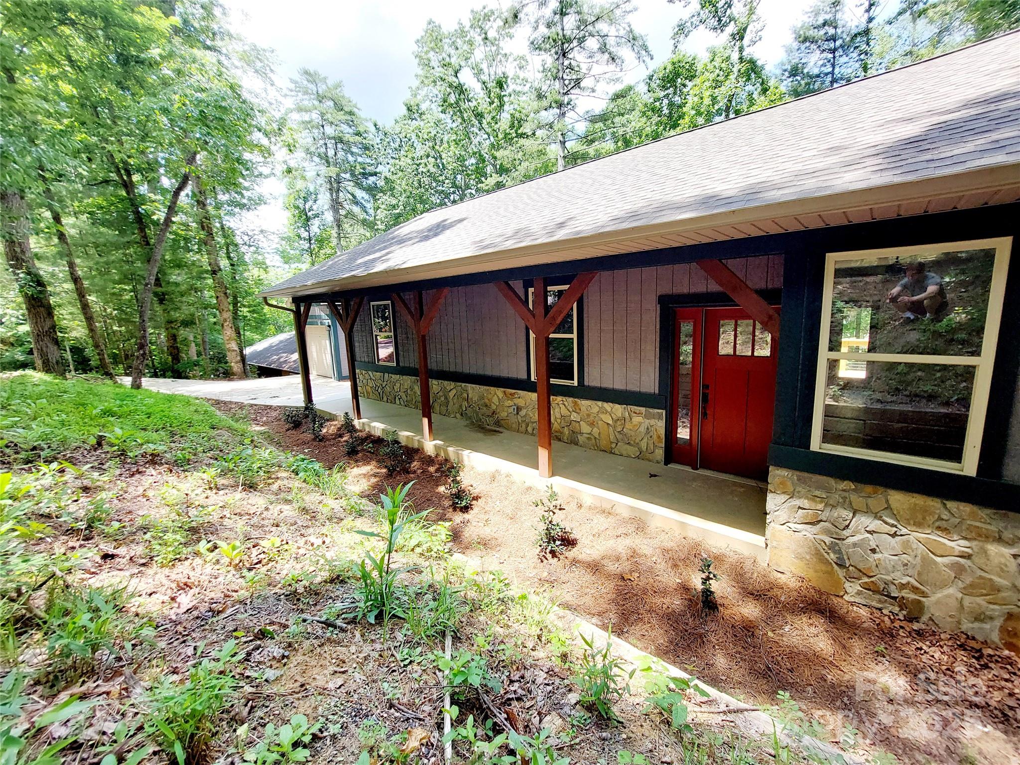 93 Badger Run — Hendersonville