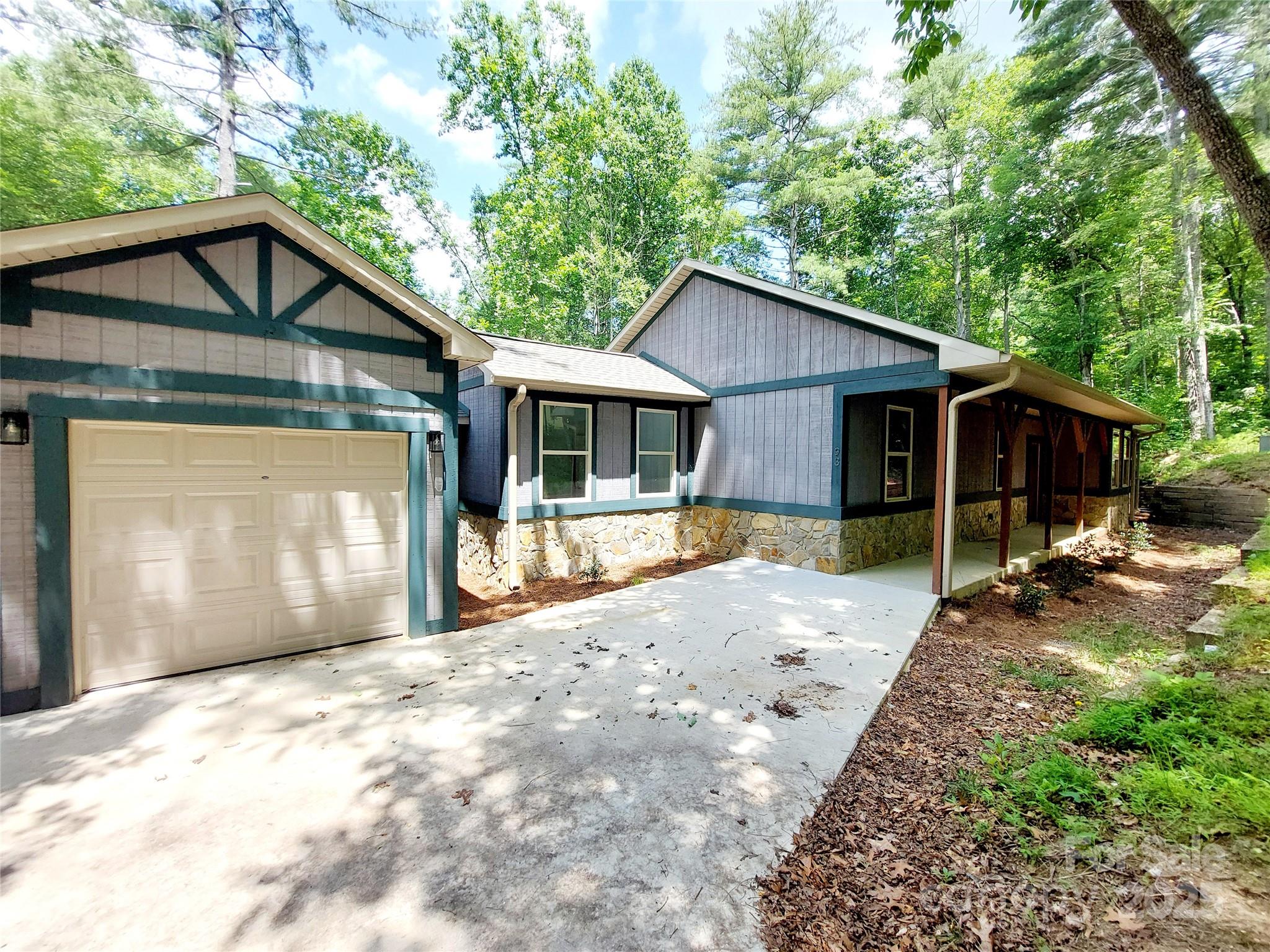 93 Badger Run — Hendersonville