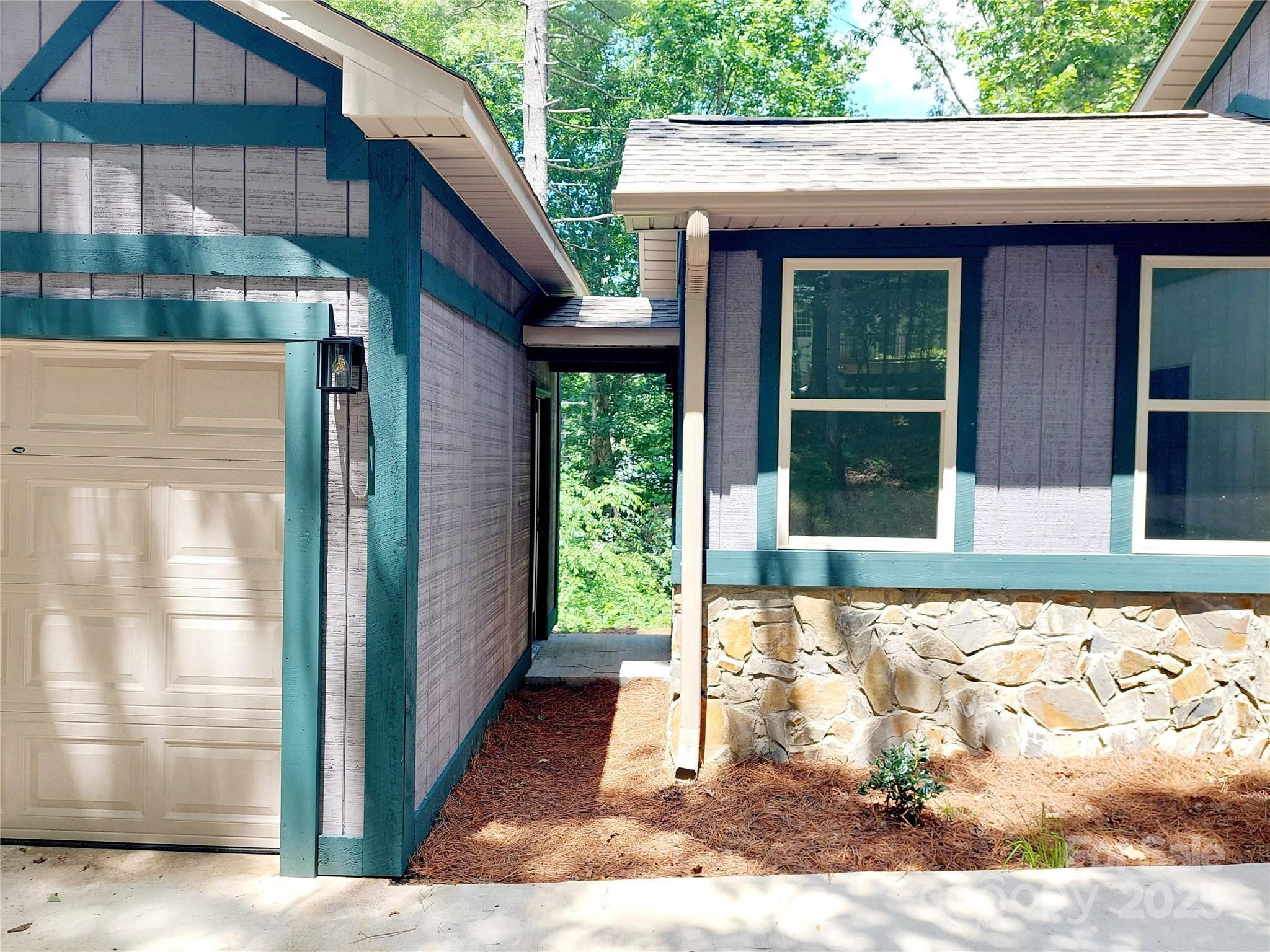 93 Badger Run — Hendersonville
