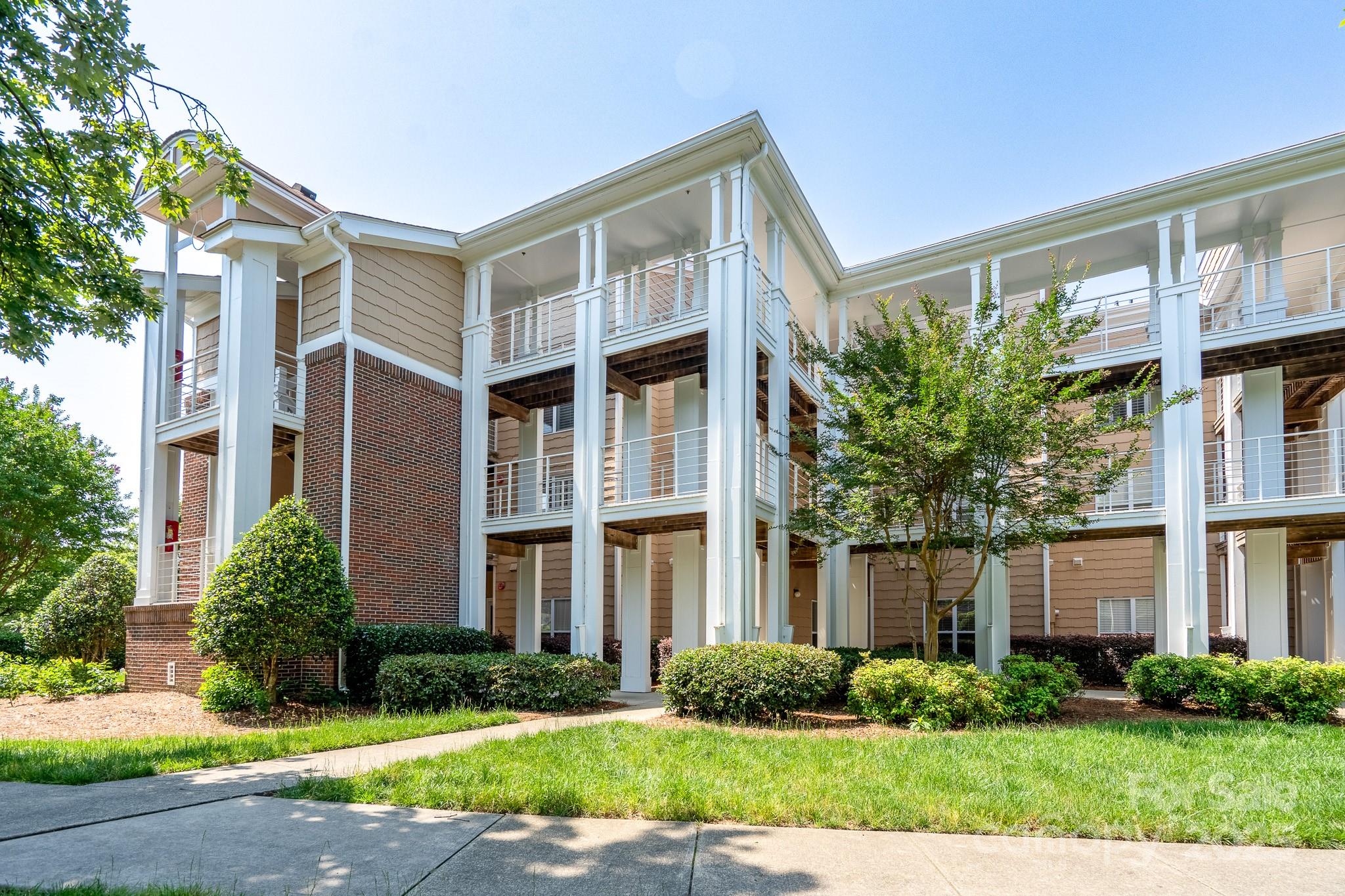 18511 Harborside Drive — Cornelius