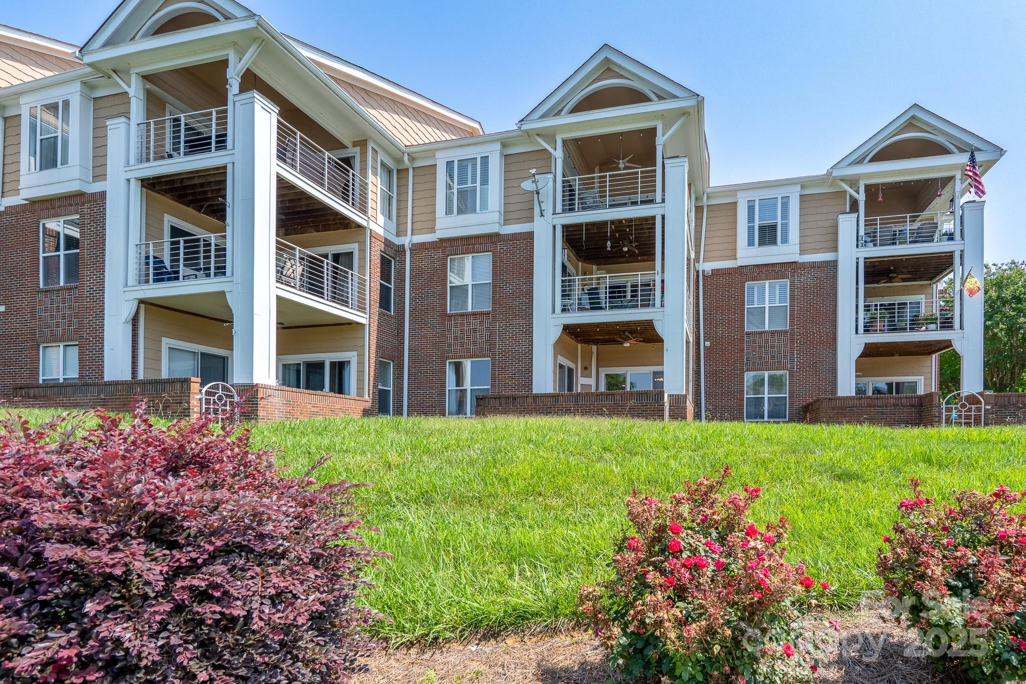 18511 Harborside Drive — Cornelius