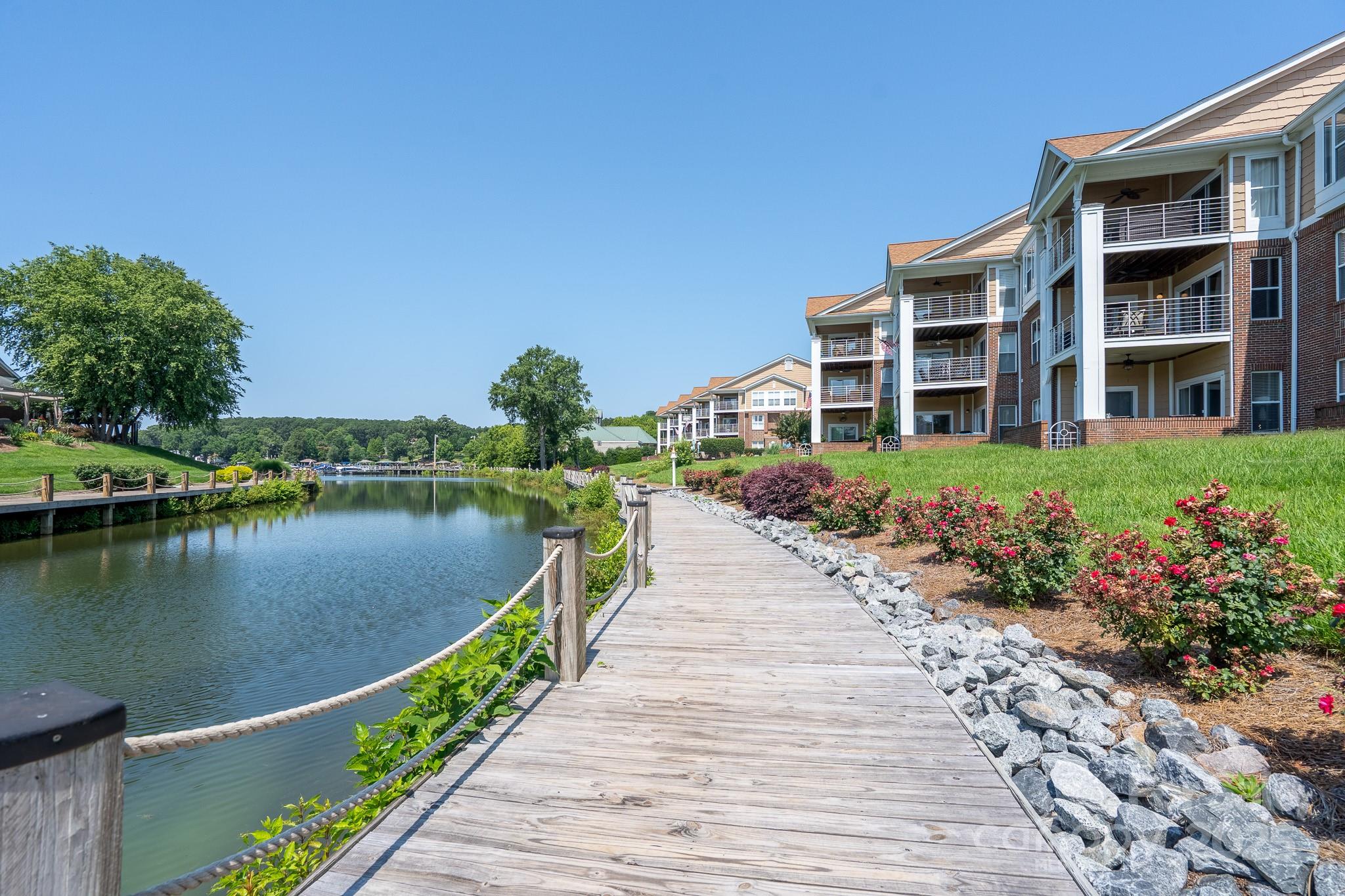 18511 Harborside Drive — Cornelius