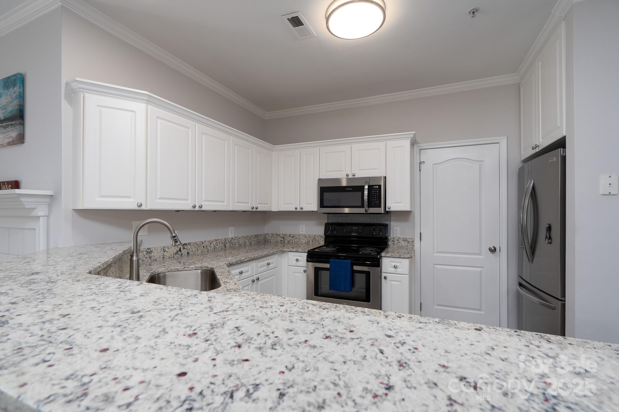 18511 Harborside Drive — Cornelius