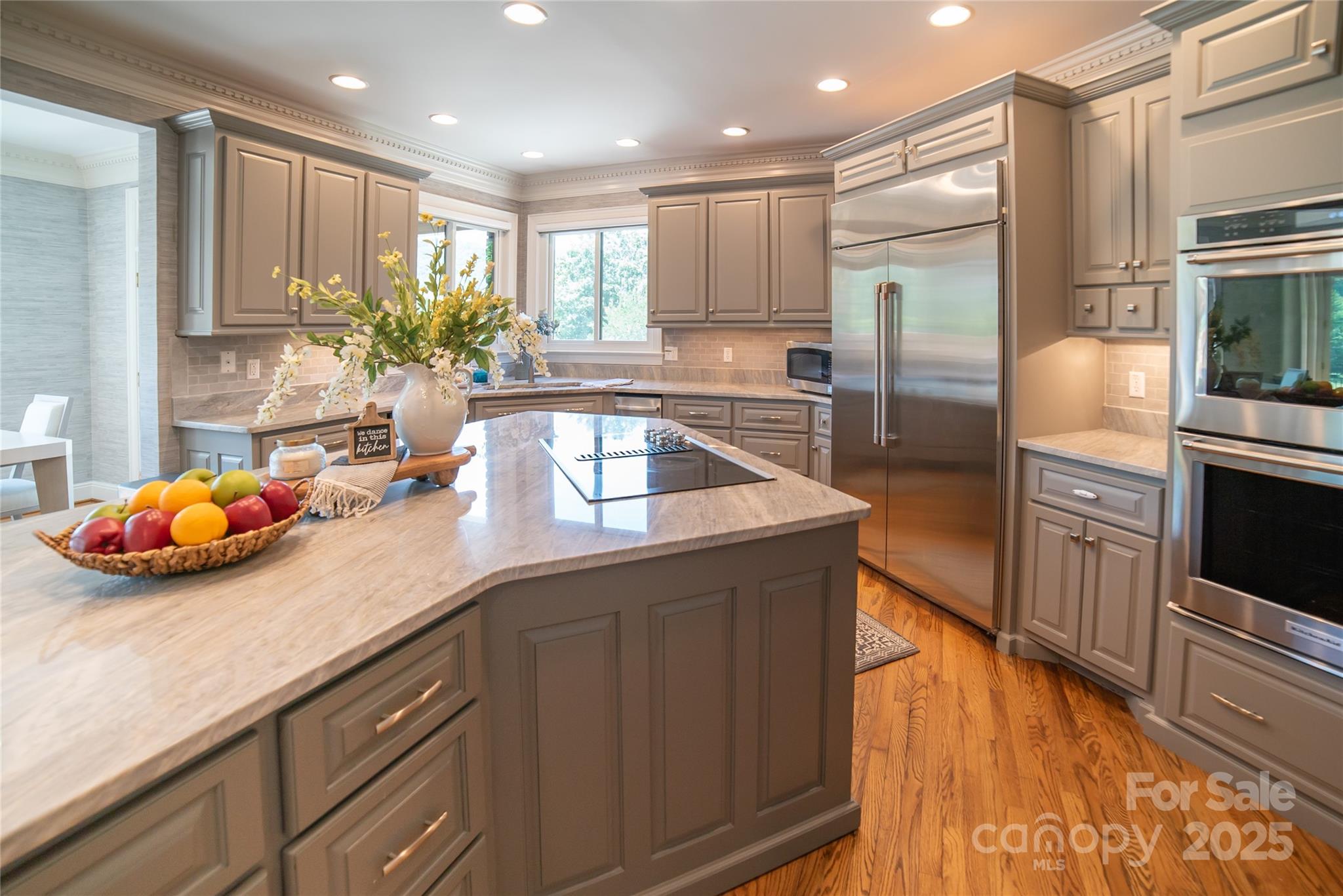 2770 Lakeview Drive — Lenoir