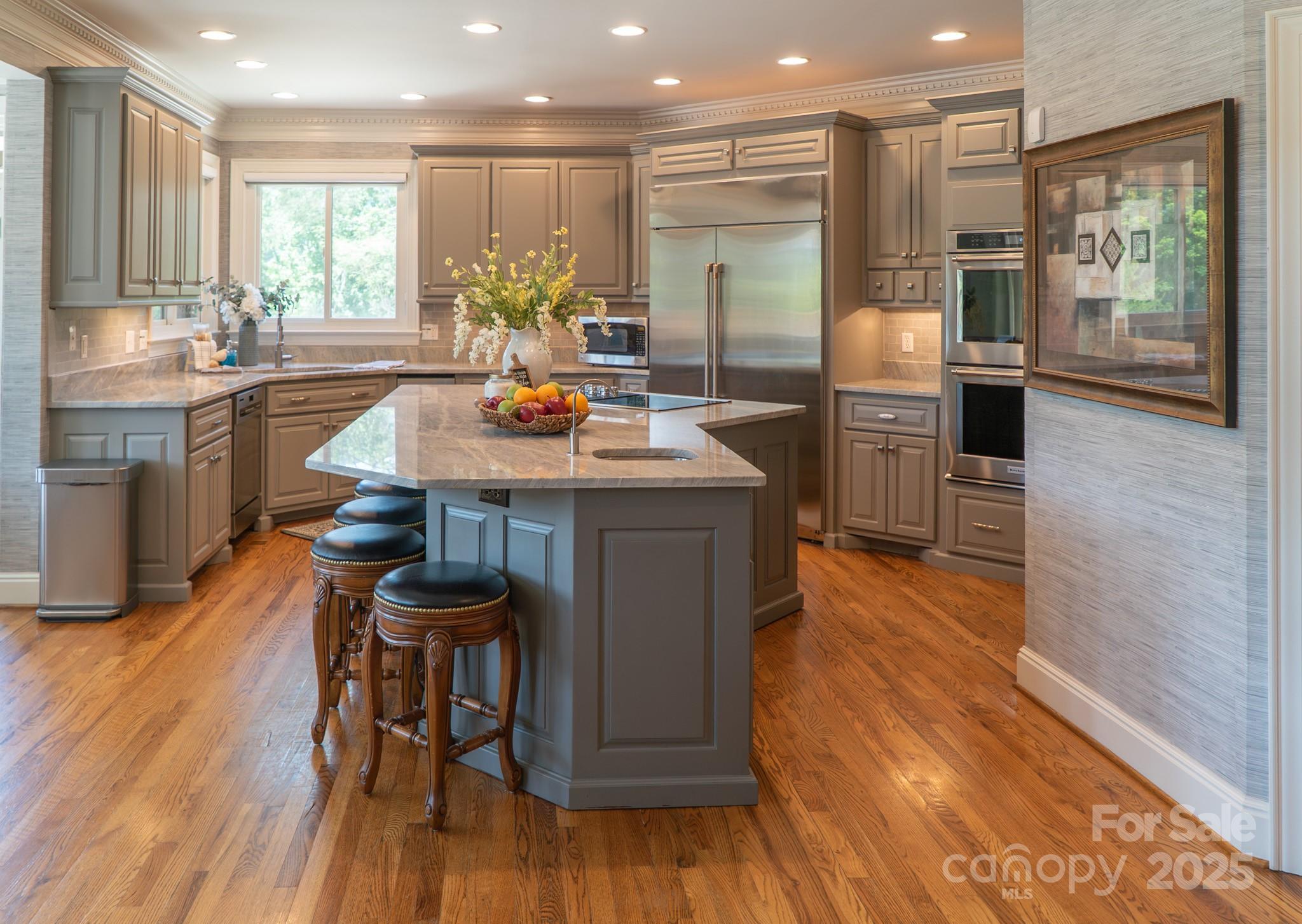 2770 Lakeview Drive — Lenoir