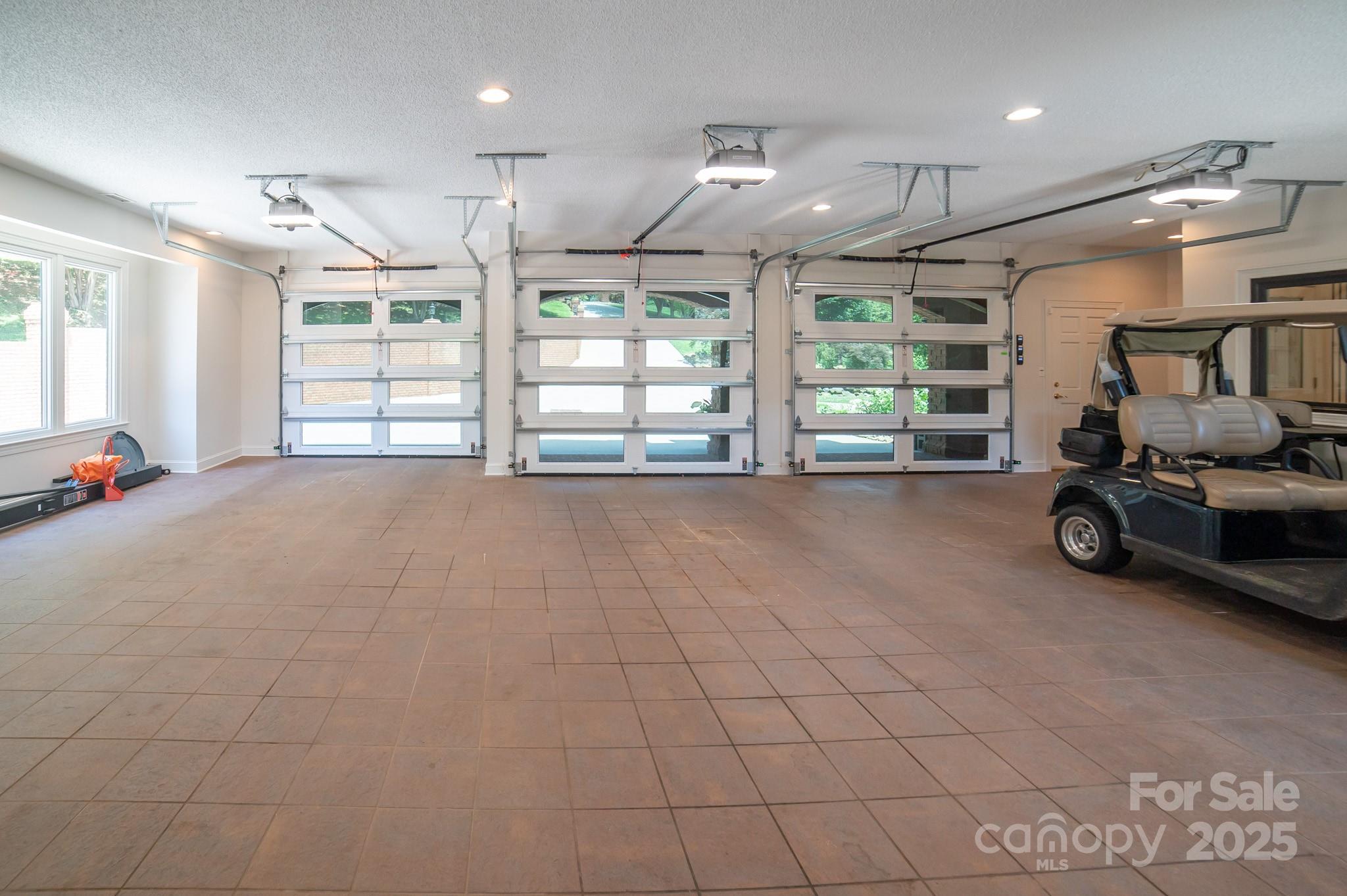 2770 Lakeview Drive — Lenoir