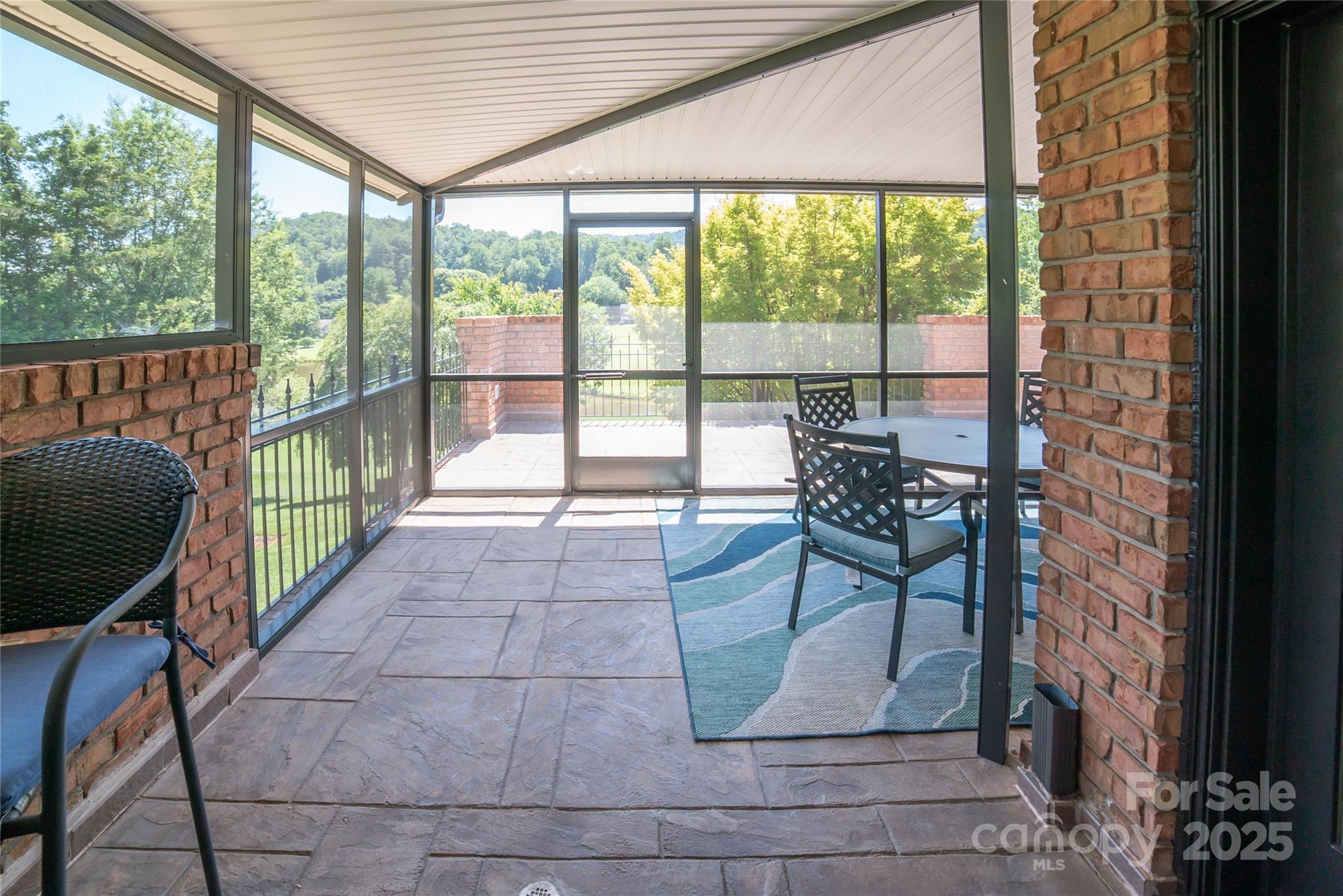 2770 Lakeview Drive — Lenoir
