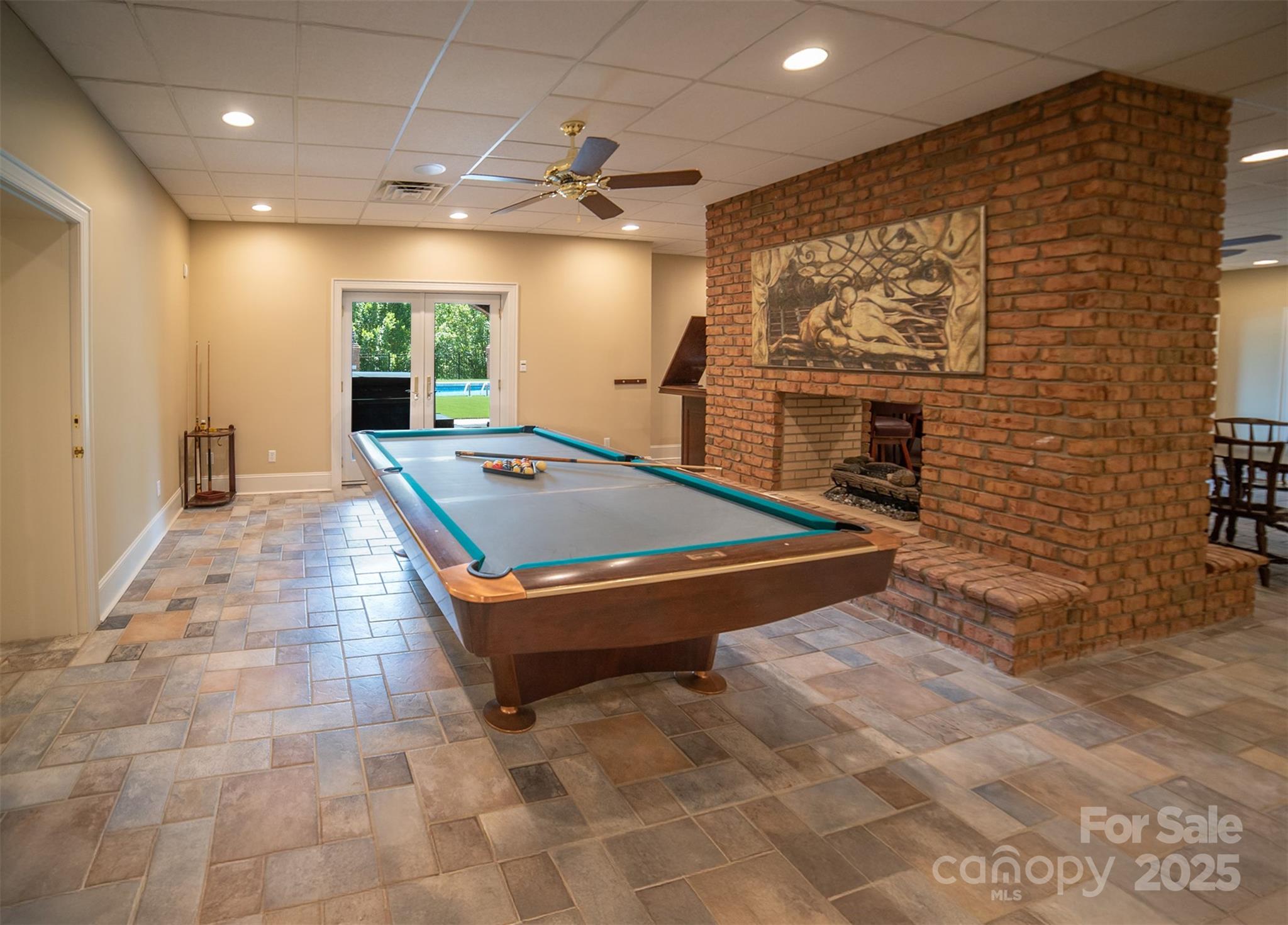 2770 Lakeview Drive — Lenoir