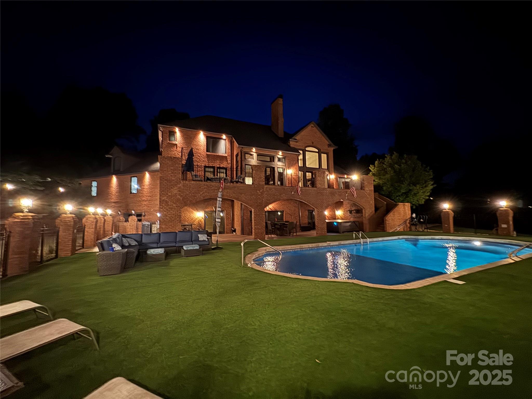 2770 Lakeview Drive — Lenoir