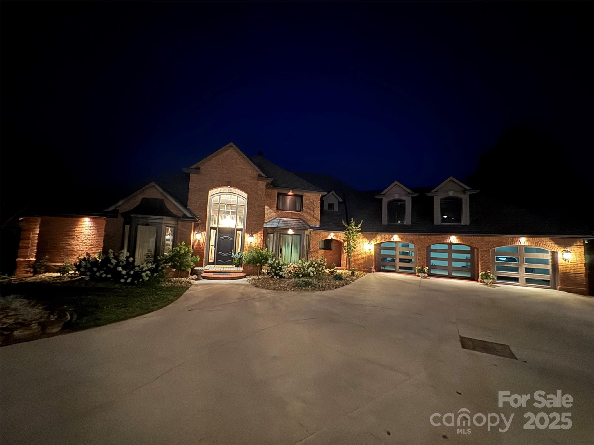2770 Lakeview Drive — Lenoir
