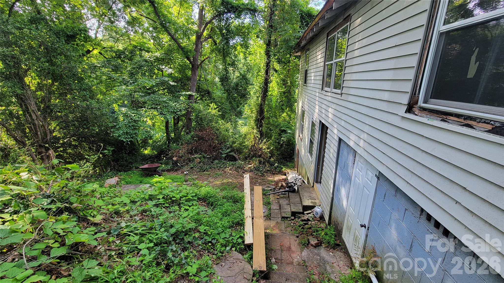 160 Cleveland Road — Tryon