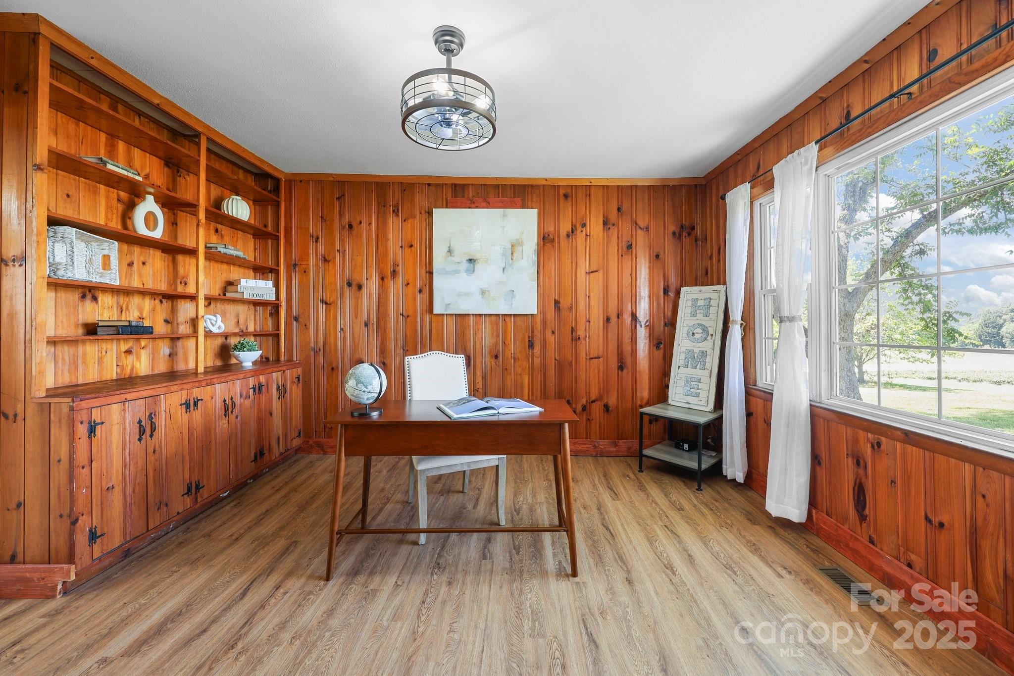 550 Woodleaf Barber Road — Cleveland