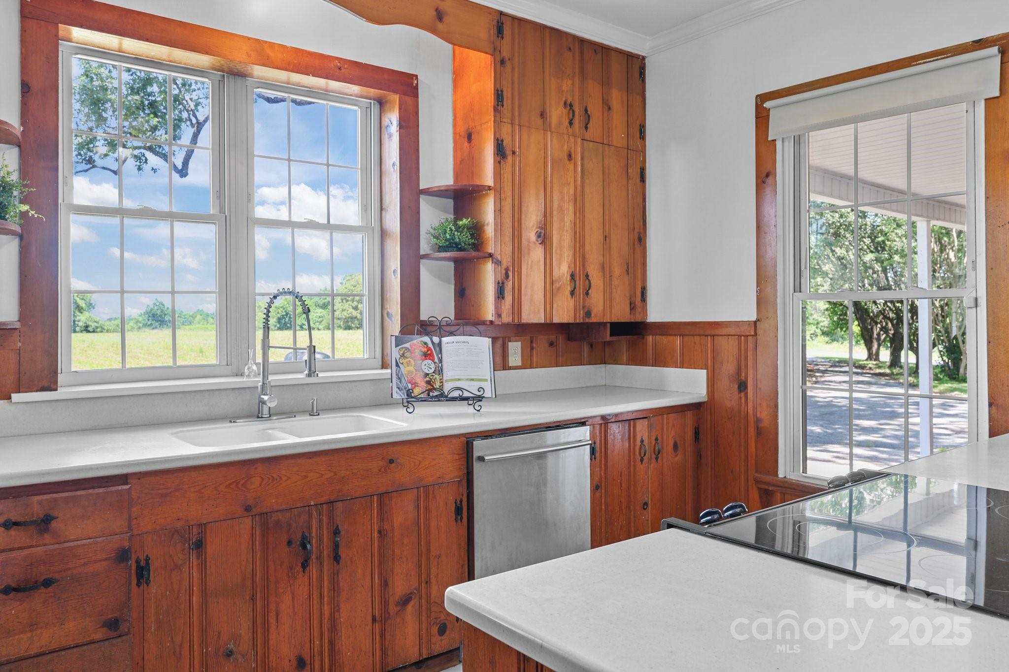 550 Woodleaf Barber Road — Cleveland