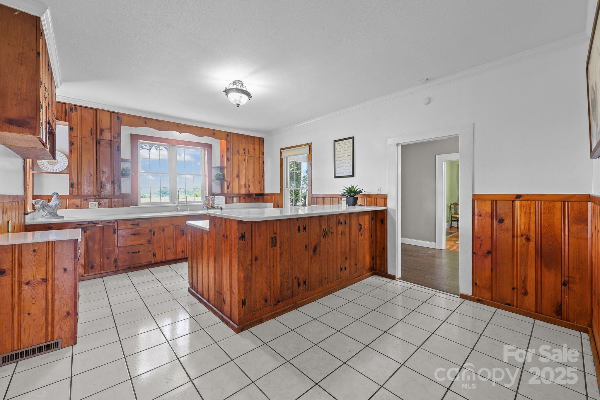 550 Woodleaf Barber Road — Cleveland