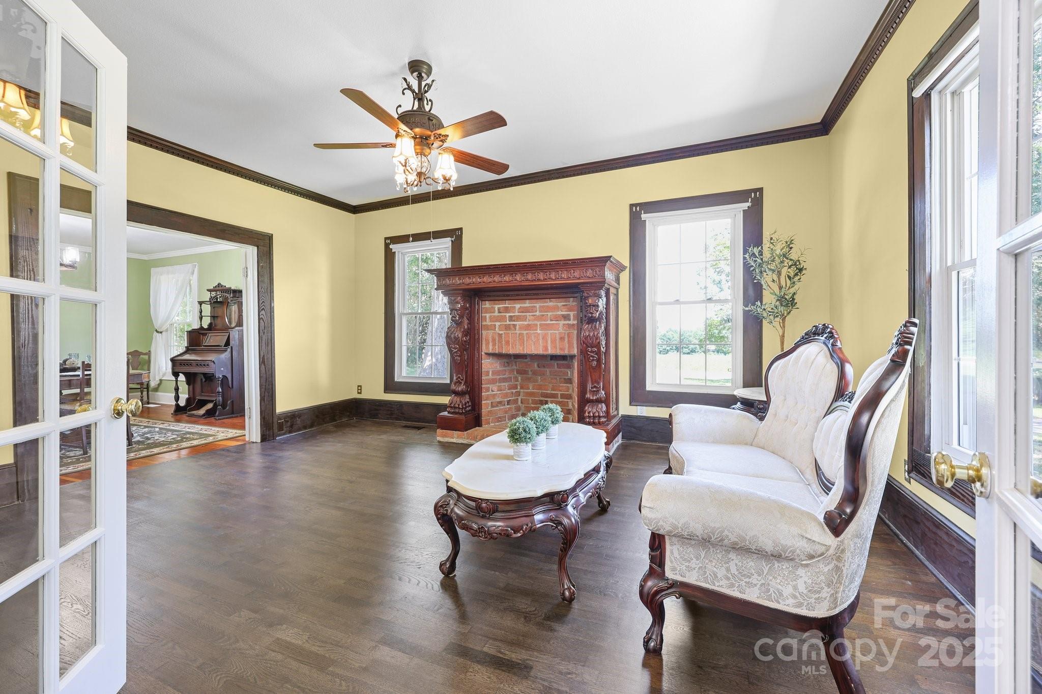 550 Woodleaf Barber Road — Cleveland
