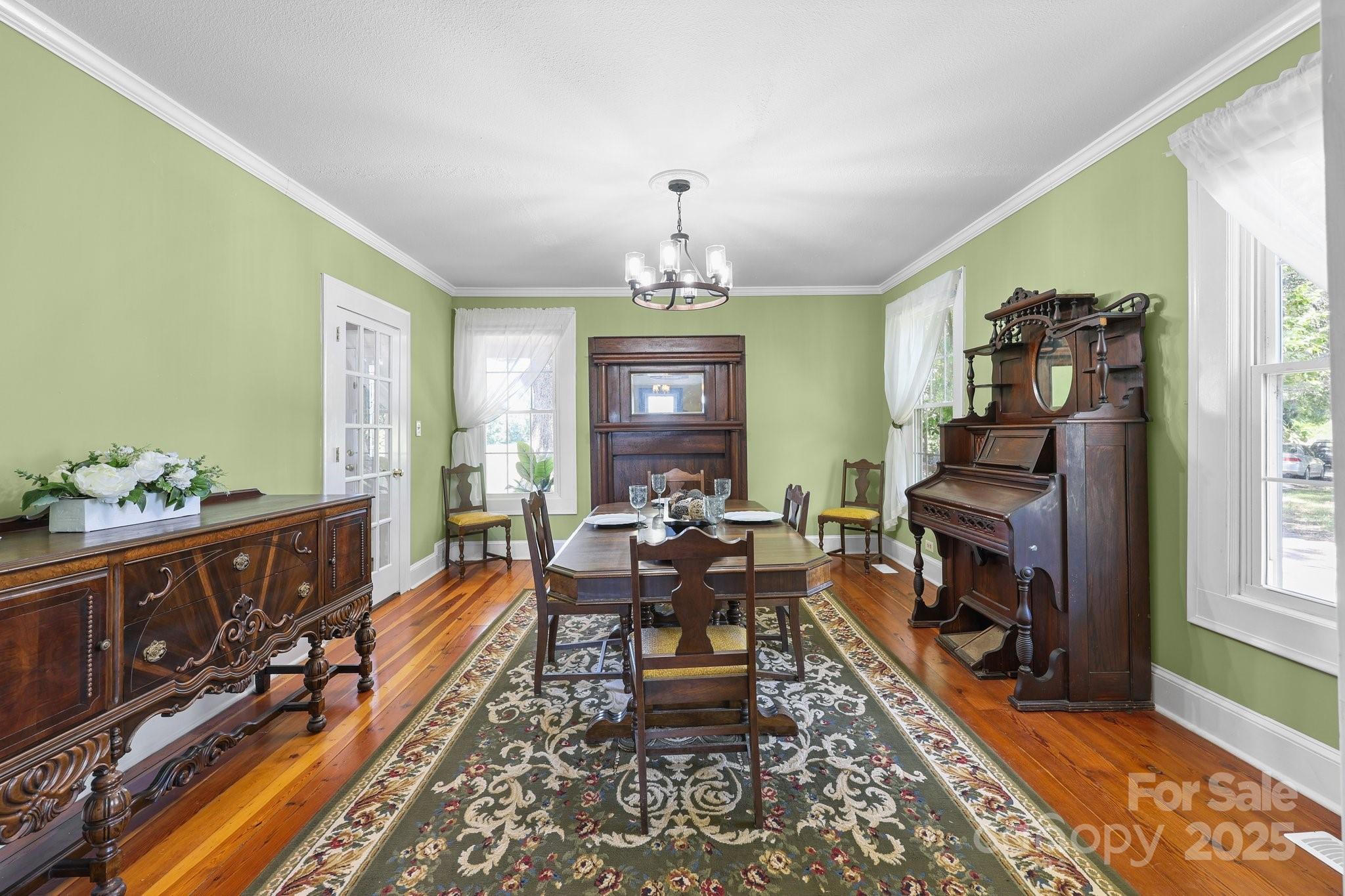 550 Woodleaf Barber Road — Cleveland
