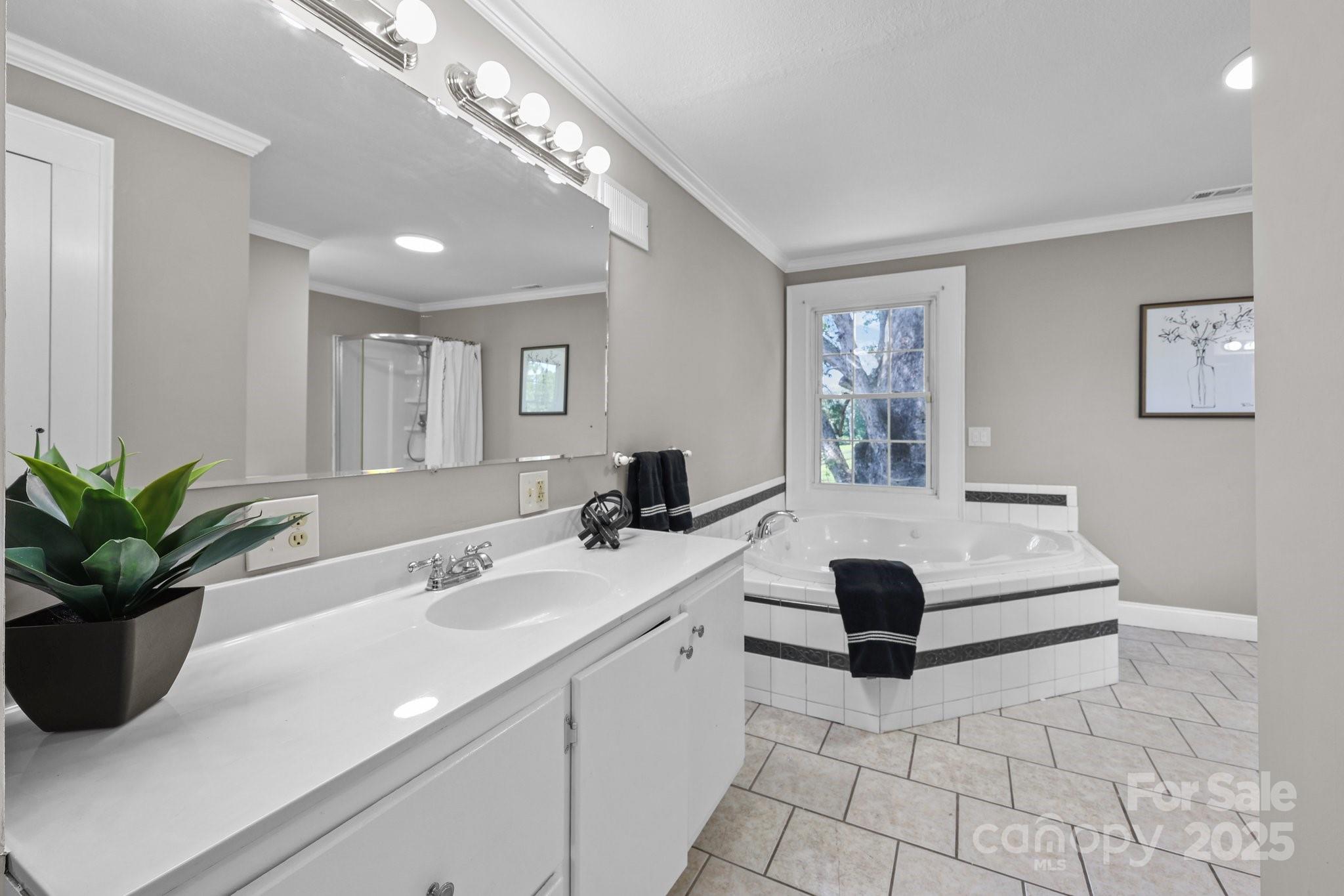 550 Woodleaf Barber Road — Cleveland