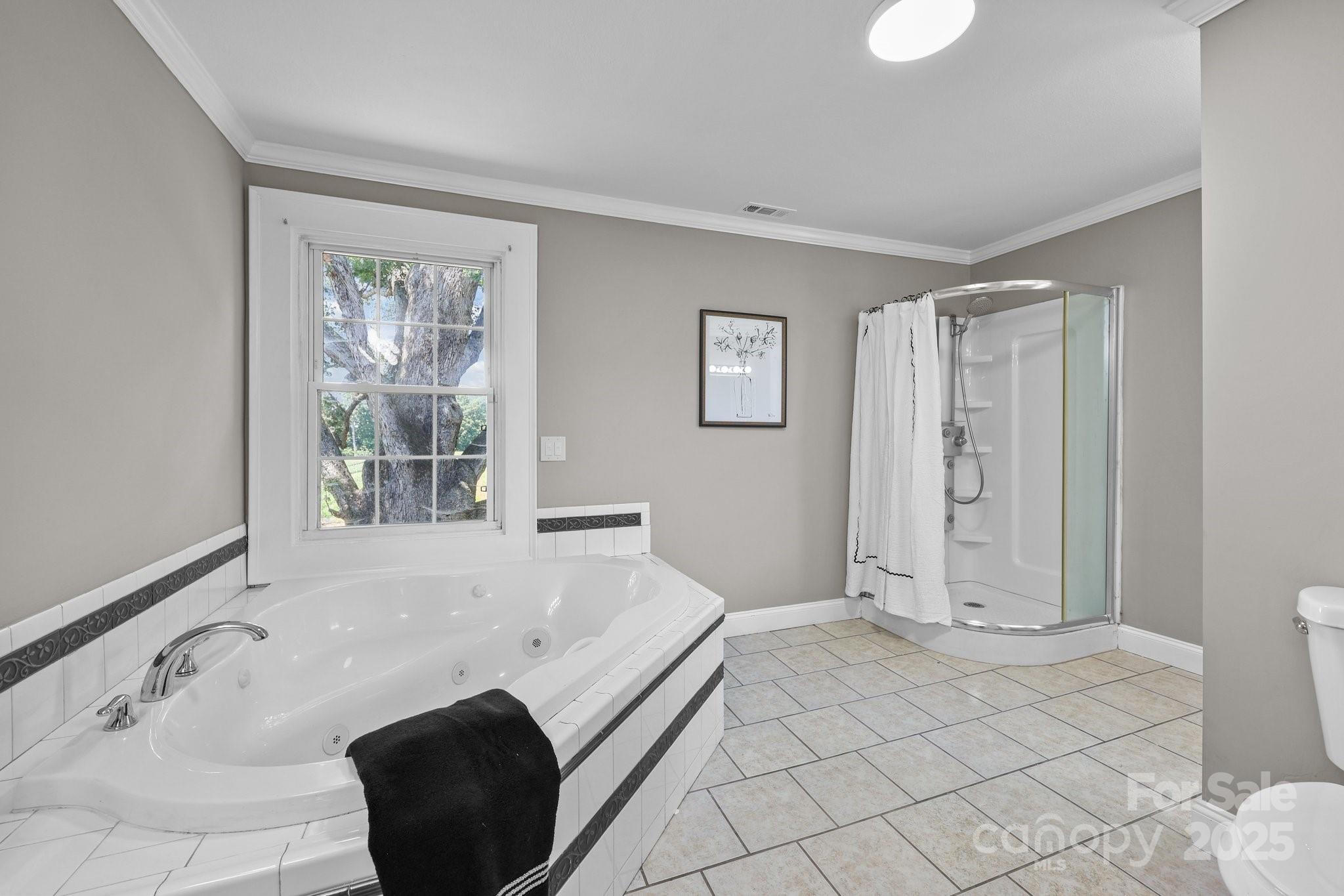 550 Woodleaf Barber Road — Cleveland