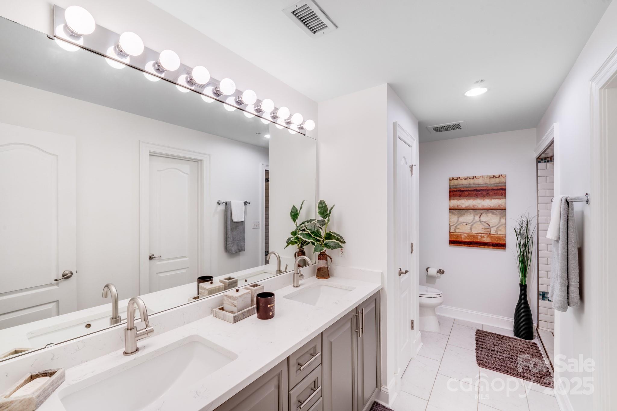 315 Arlington Avenue #607 — Charlotte