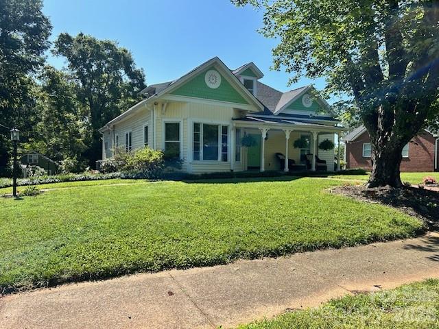 743 S College Avenue — Newton