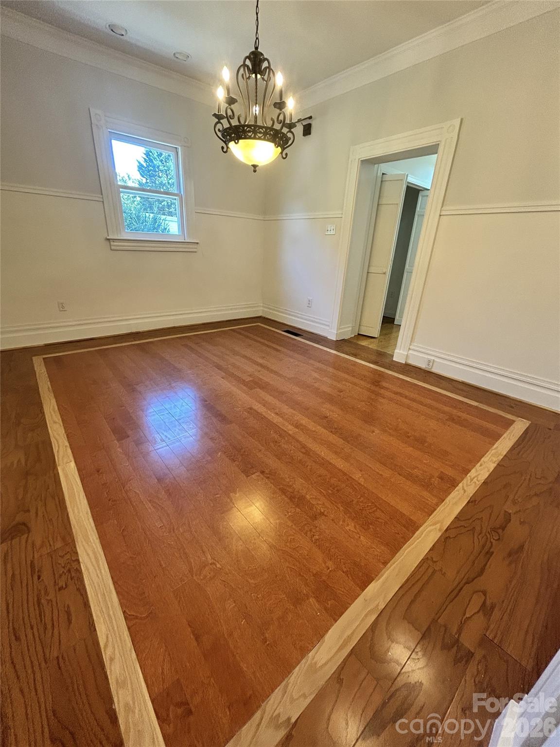 743 S College Avenue — Newton
