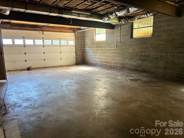 743 S College Avenue — Newton