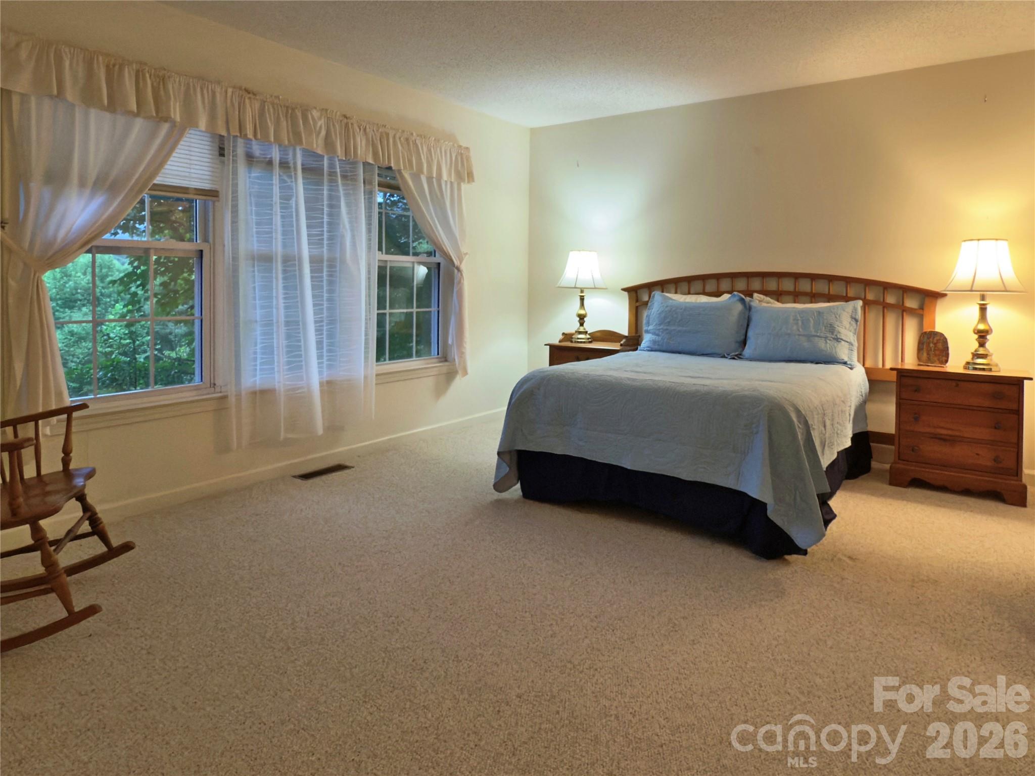40 Sanctuary Drive — Burnsville