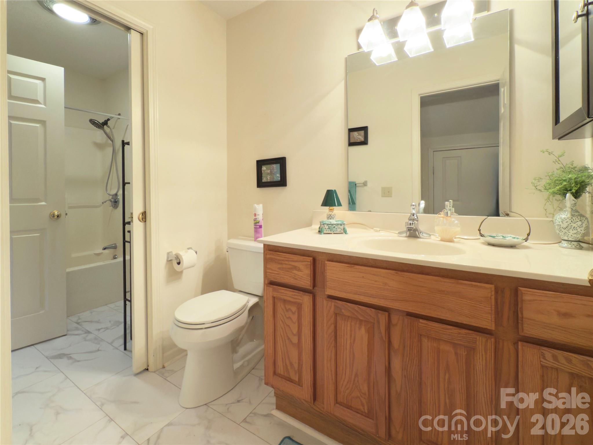 40 Sanctuary Drive — Burnsville