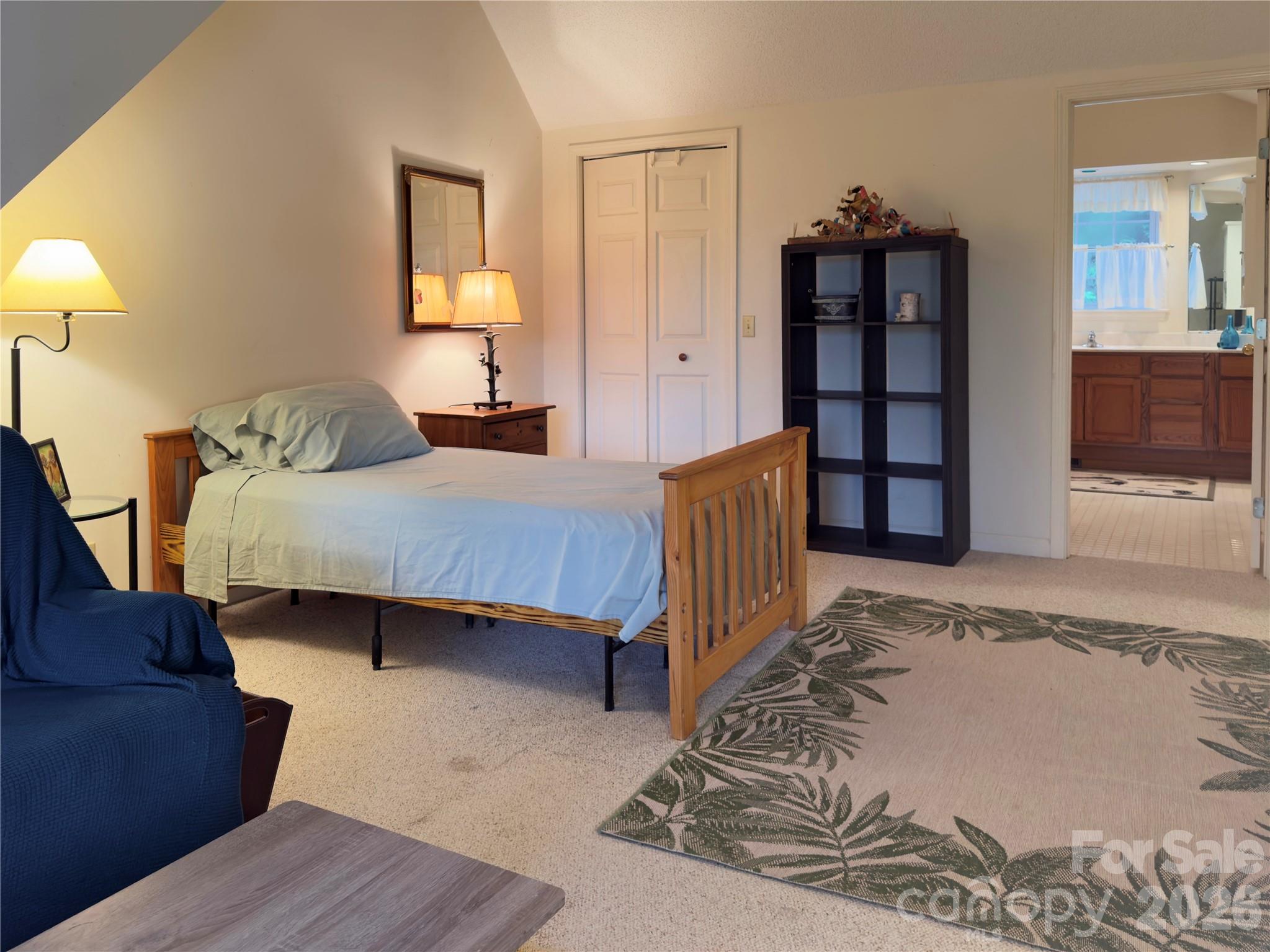 40 Sanctuary Drive — Burnsville