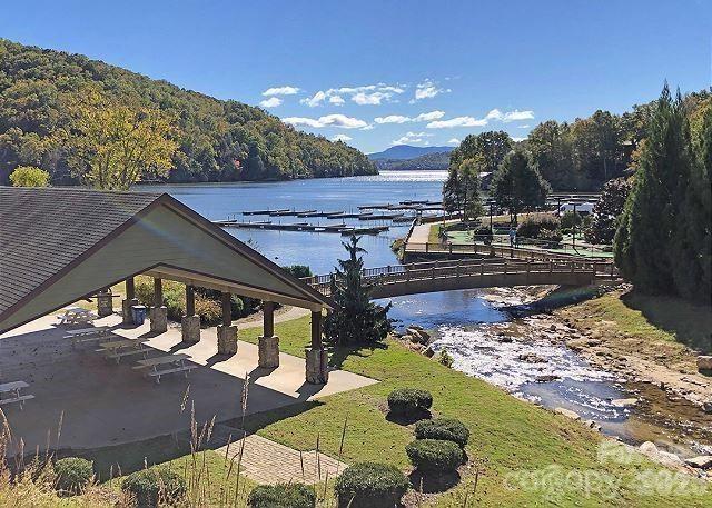 141 Courtland Court — Lake Lure