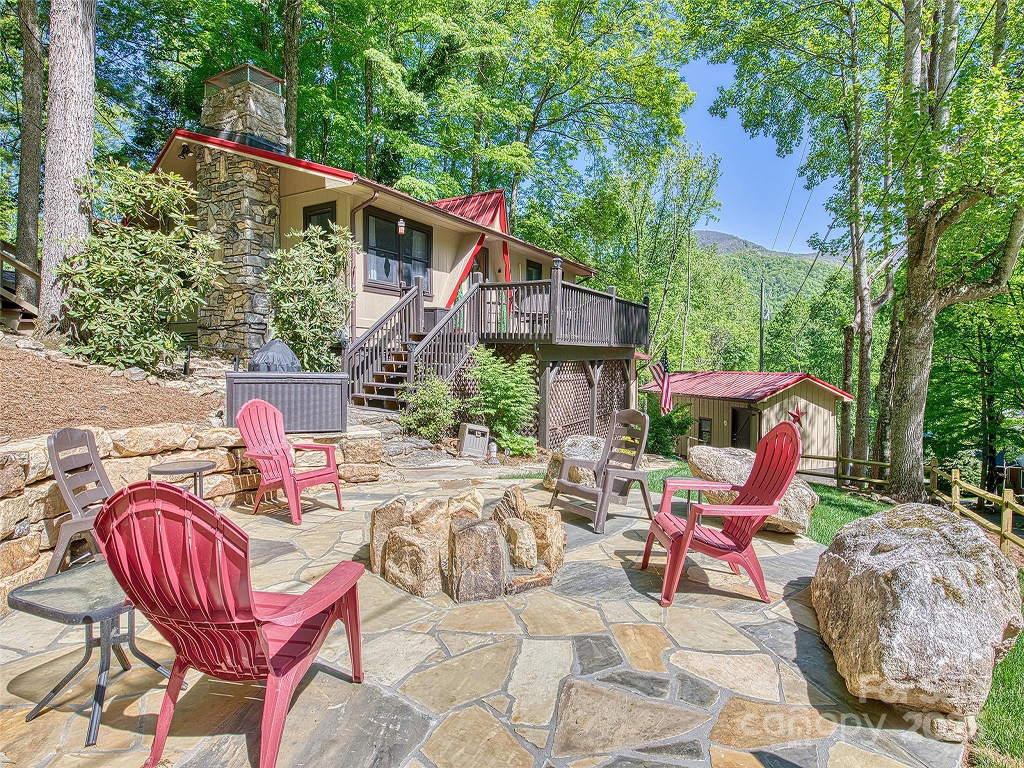 290 Dogwood Drive — Maggie Valley