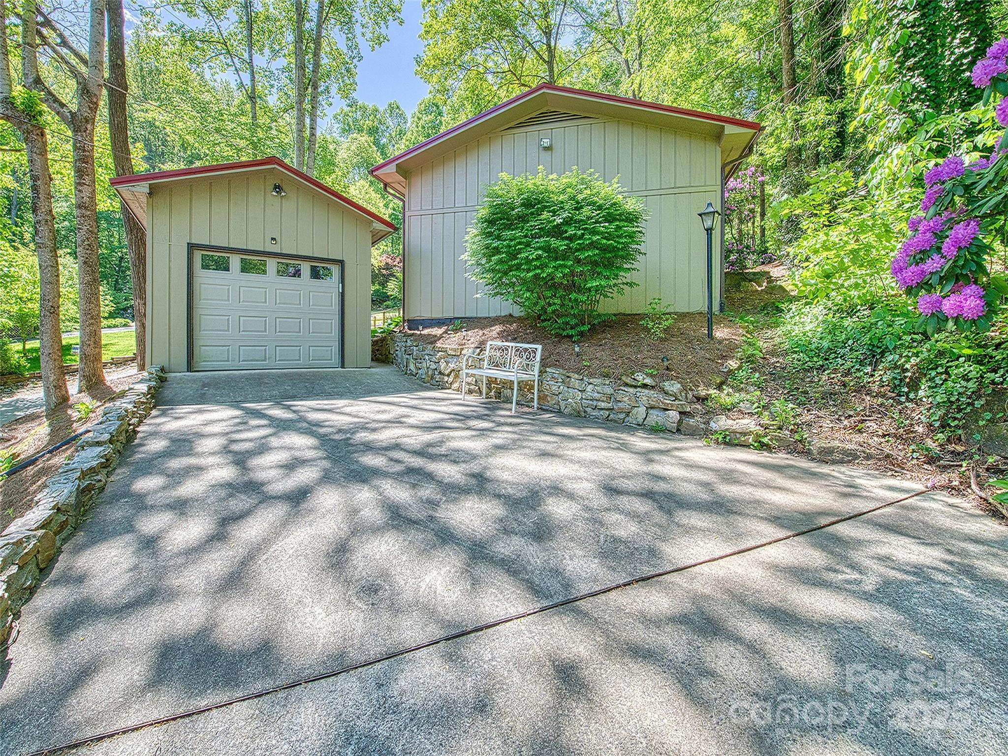 290 Dogwood Drive — Maggie Valley