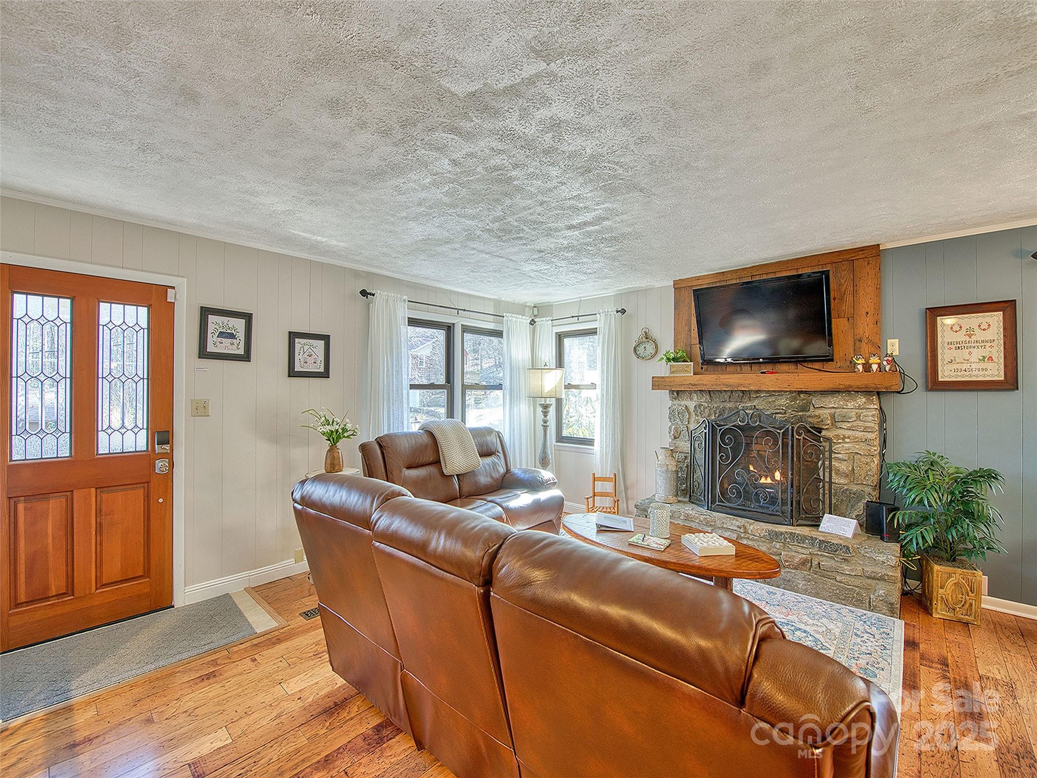 290 Dogwood Drive — Maggie Valley