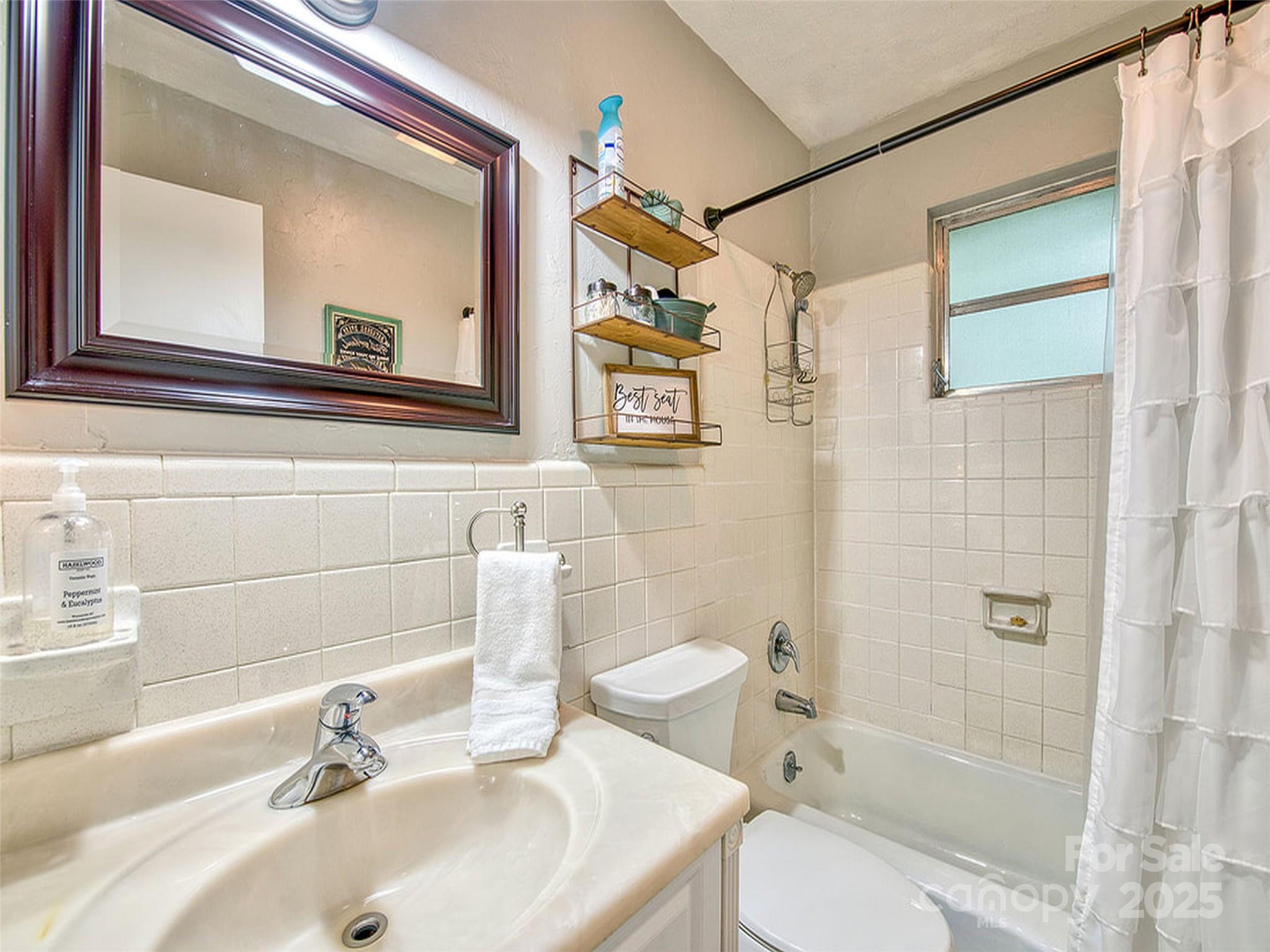 290 Dogwood Drive — Maggie Valley