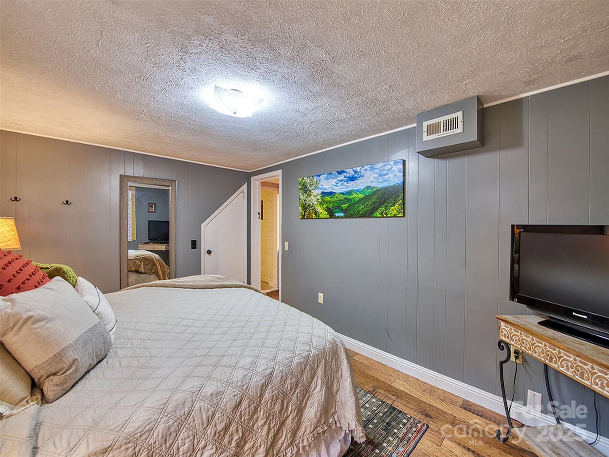 290 Dogwood Drive — Maggie Valley