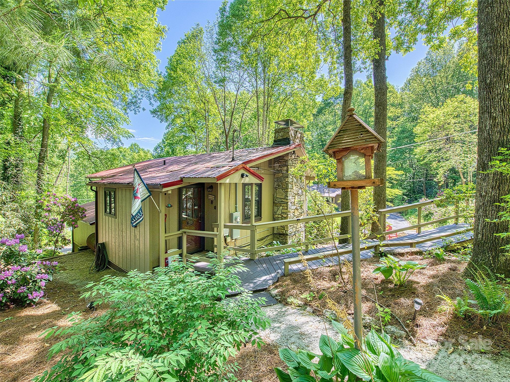 290 Dogwood Drive — Maggie Valley