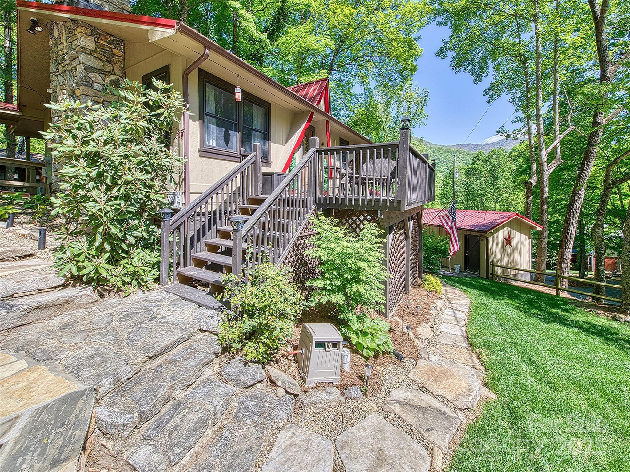 290 Dogwood Drive — Maggie Valley