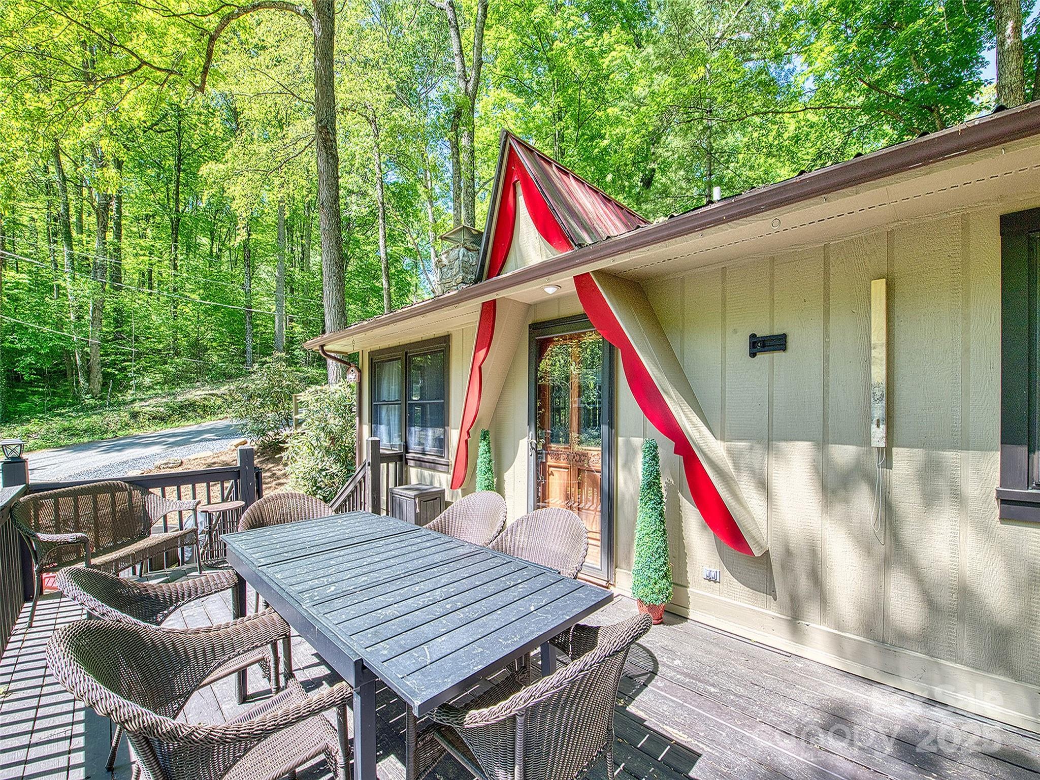 290 Dogwood Drive — Maggie Valley
