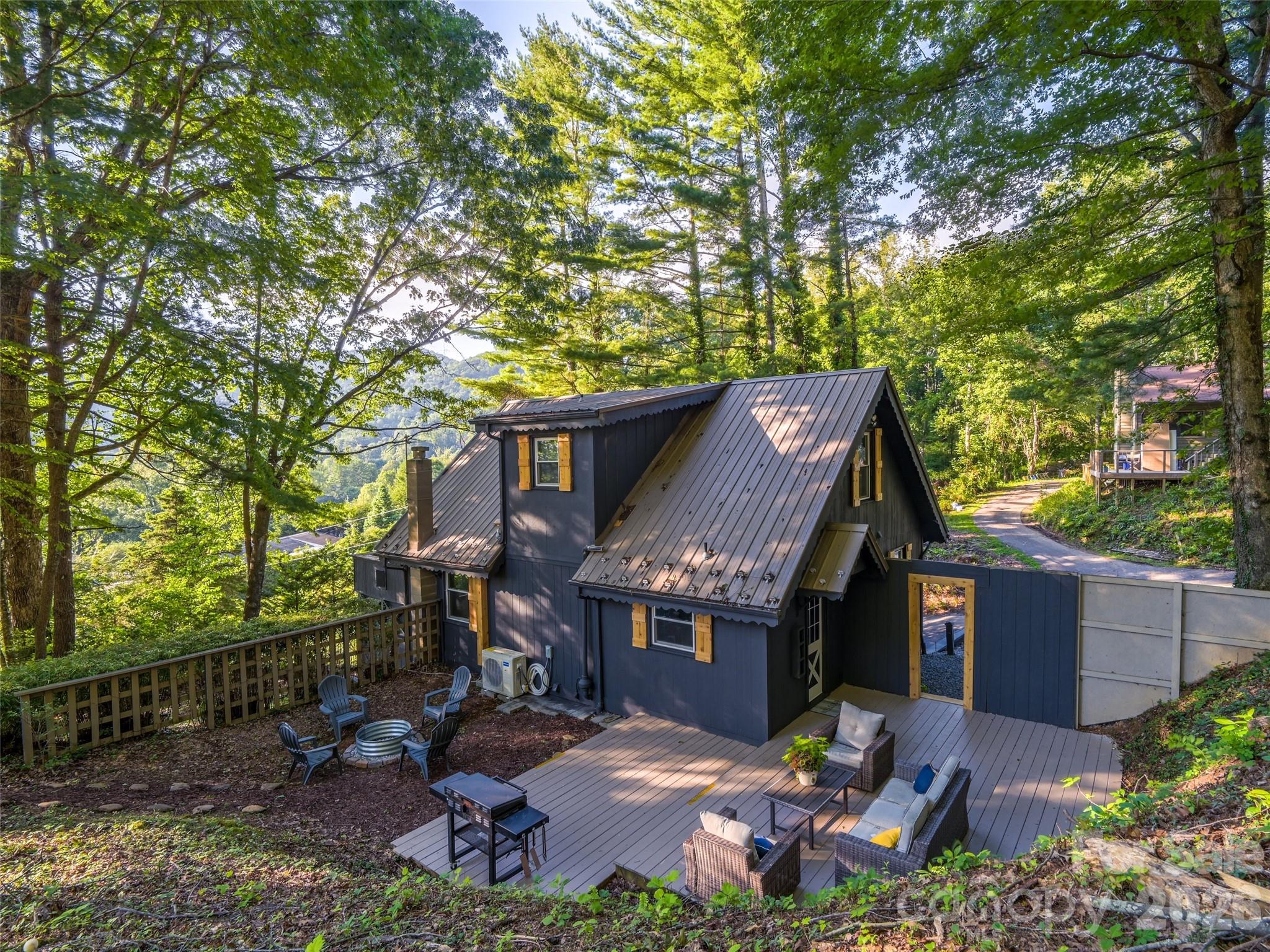 410 Mother In Law Lane — Burnsville